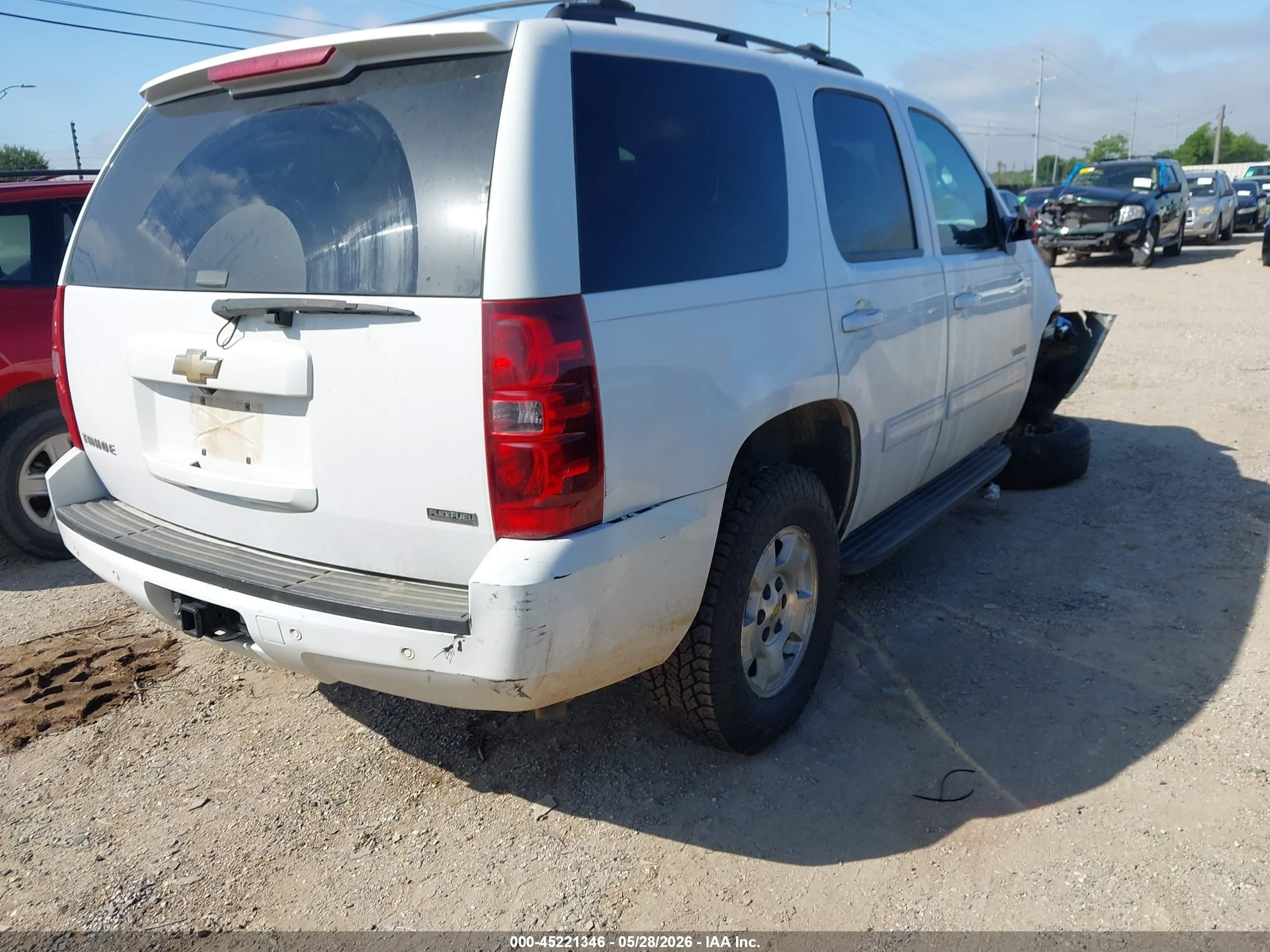 2011 Chevrolet Tahoe Ls White vin: 1GNSCAE00BR263304