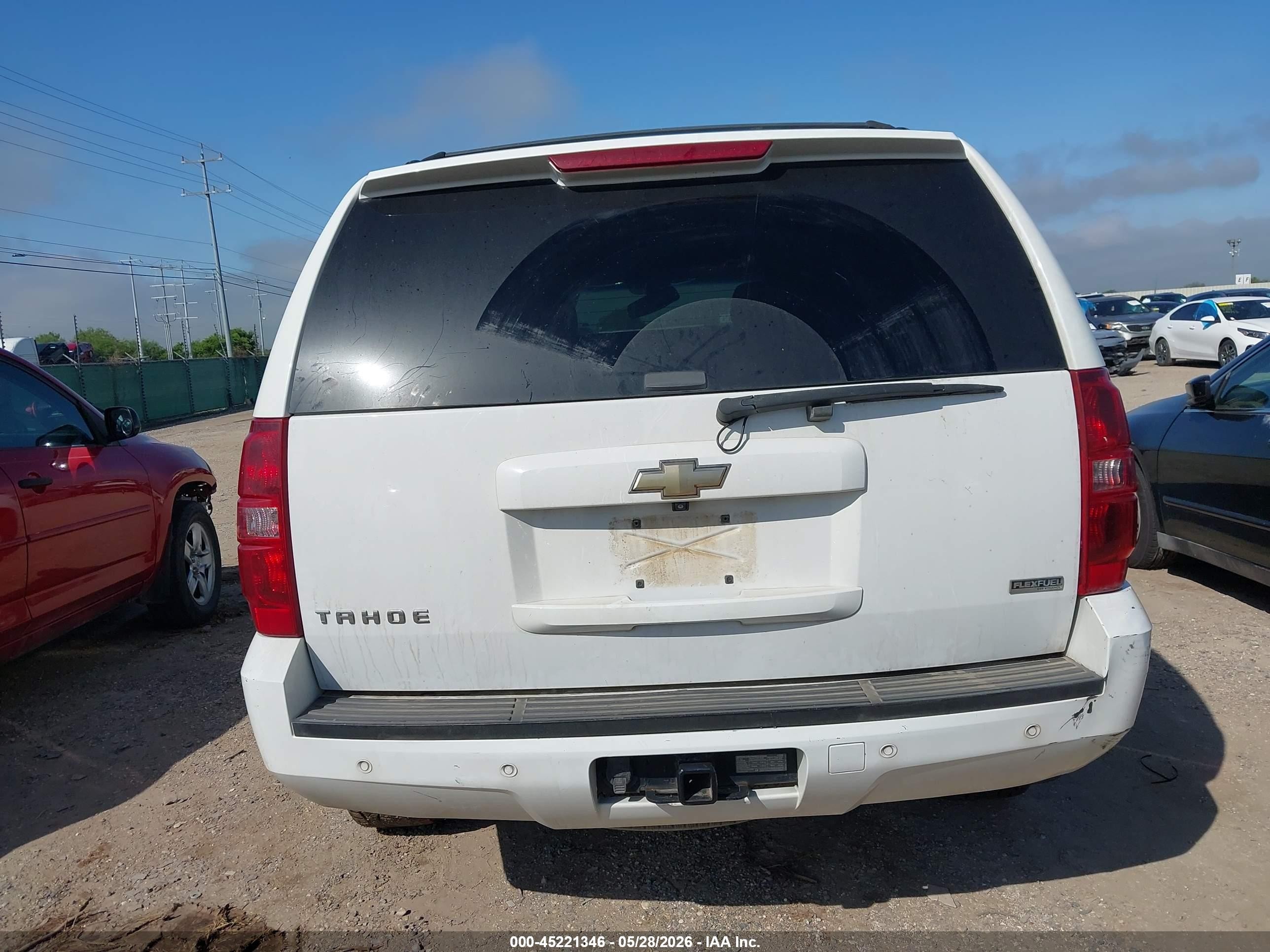 2011 Chevrolet Tahoe Ls White vin: 1GNSCAE00BR263304