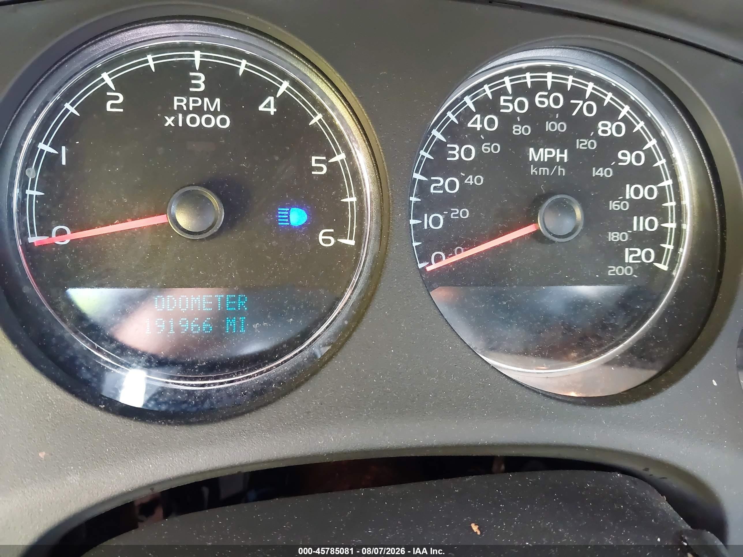 2011 Chevrolet Tahoe Ls Silver vin: 1GNSCAE00BR308175
