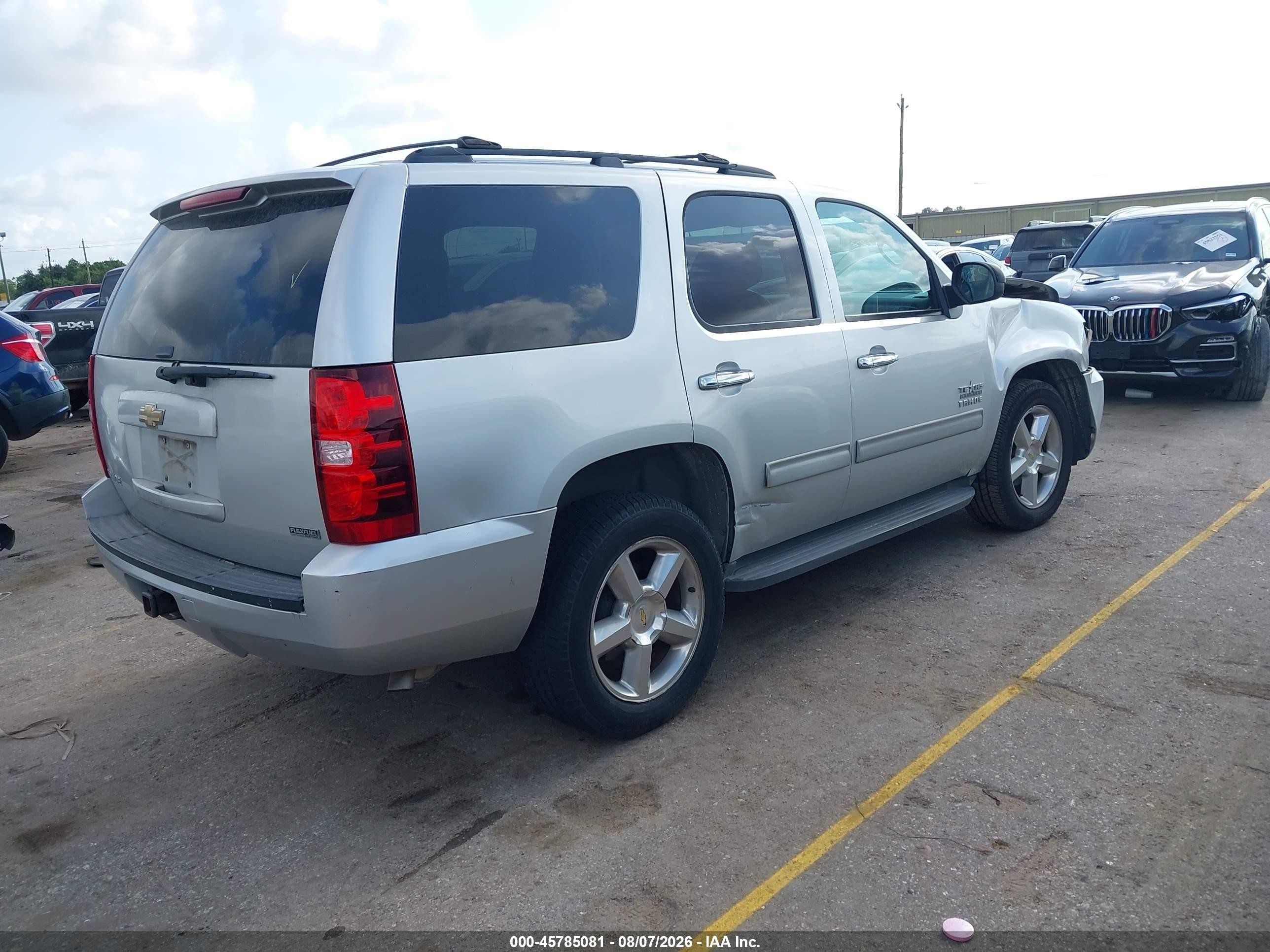2011 Chevrolet Tahoe Ls Silver vin: 1GNSCAE00BR308175