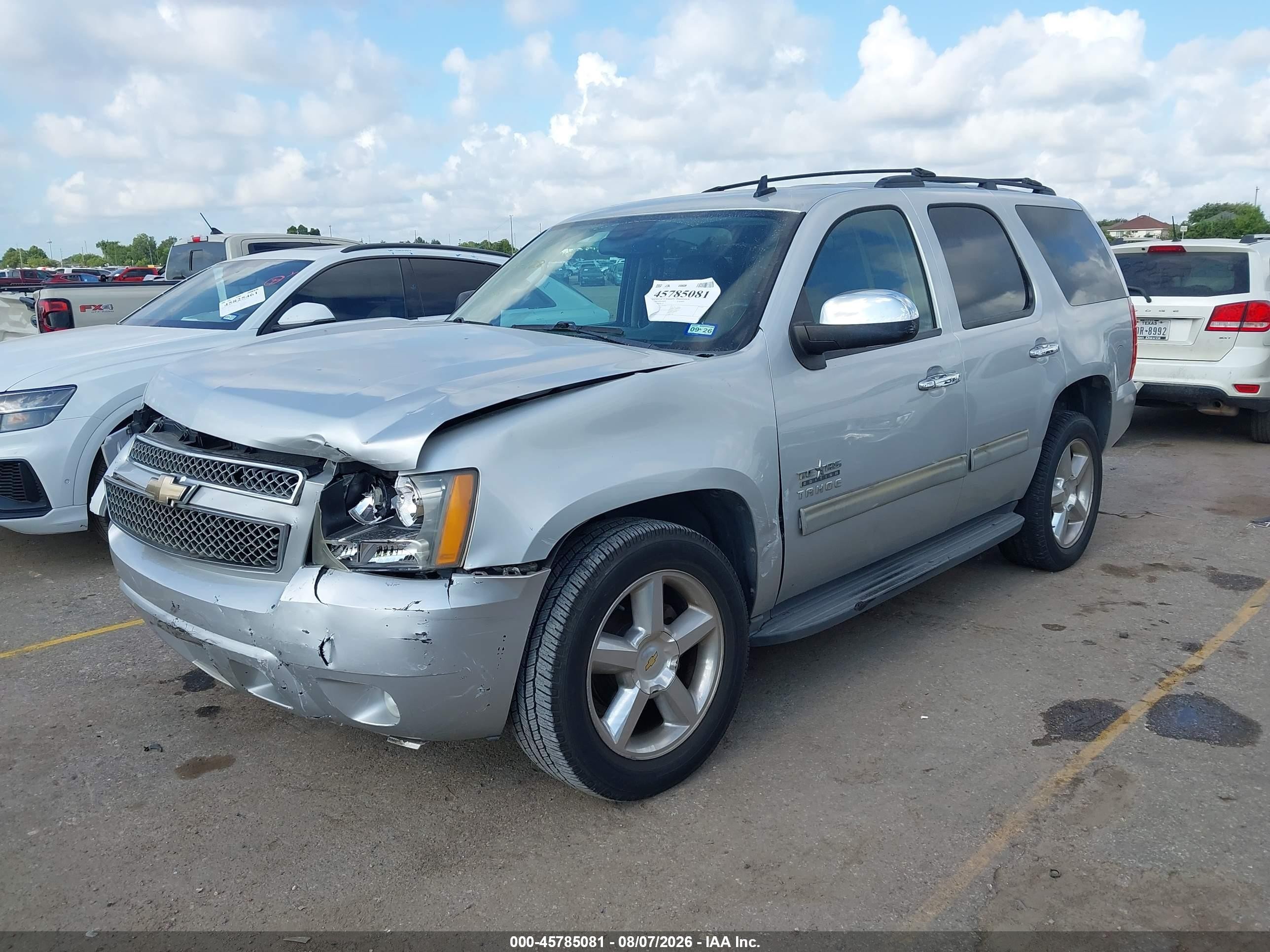 2011 Chevrolet Tahoe Ls Silver vin: 1GNSCAE00BR308175