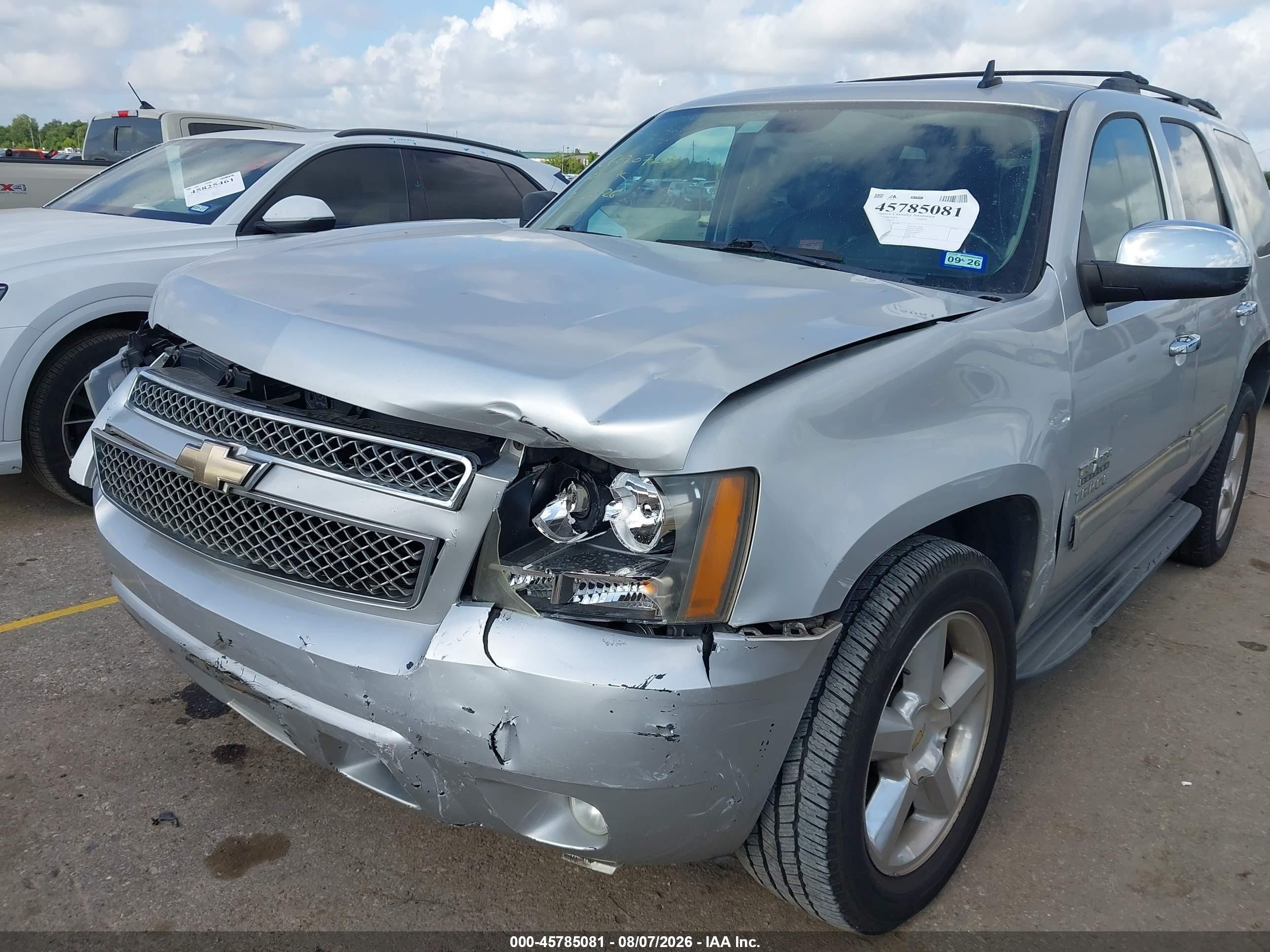2011 Chevrolet Tahoe Ls Silver vin: 1GNSCAE00BR308175