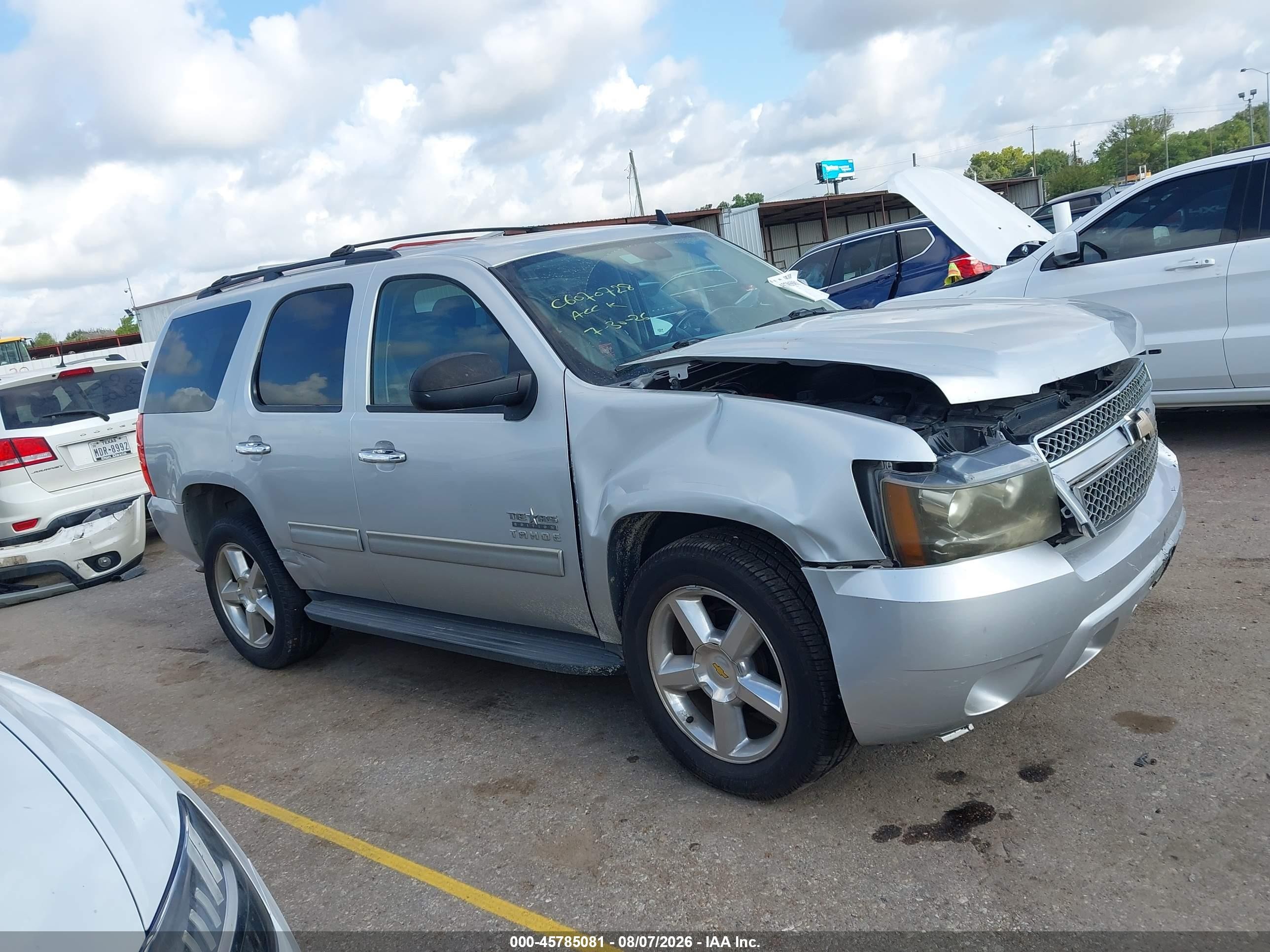 2011 Chevrolet Tahoe Ls Silver vin: 1GNSCAE00BR308175
