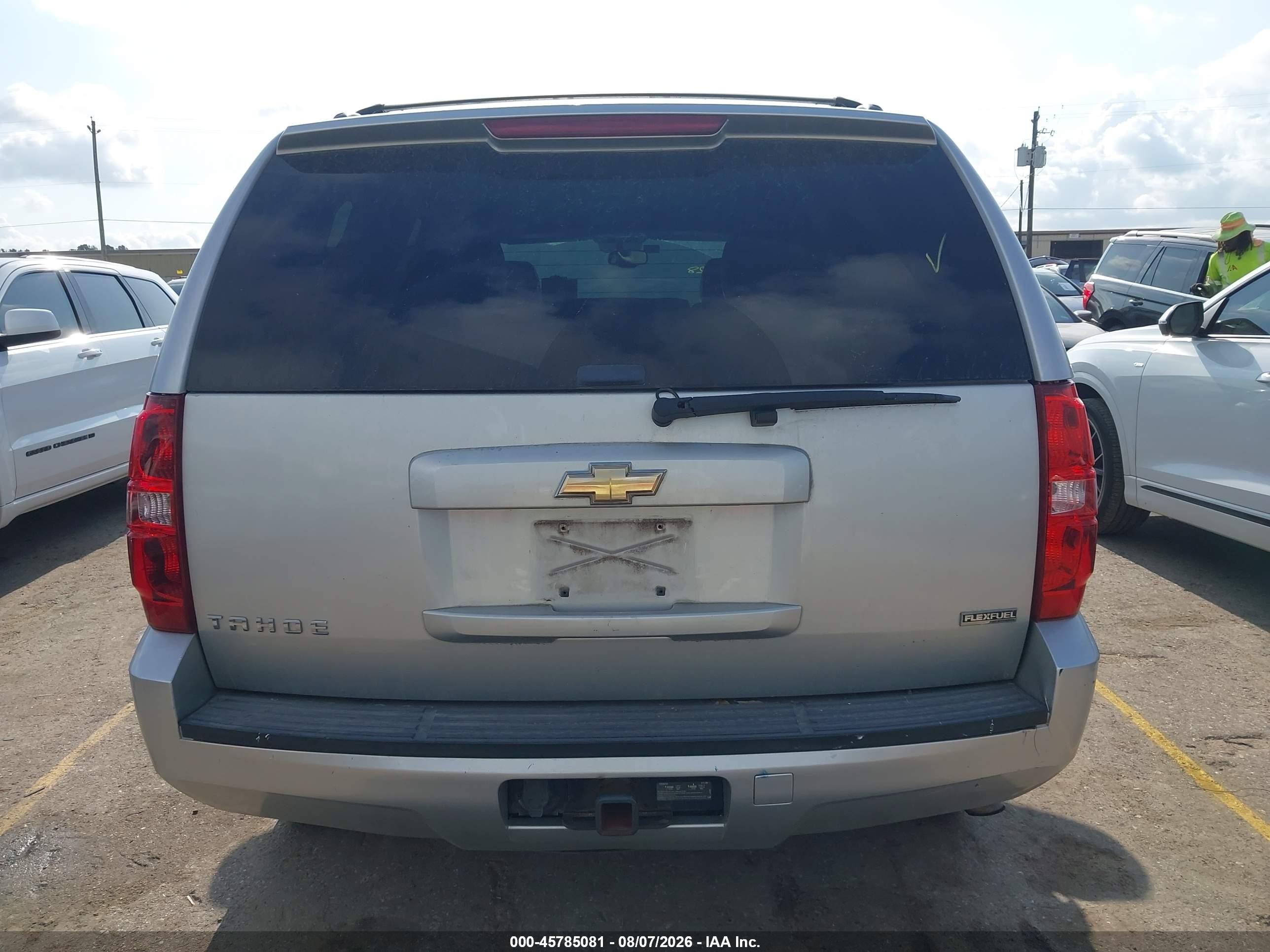 2011 Chevrolet Tahoe Ls Silver vin: 1GNSCAE00BR308175