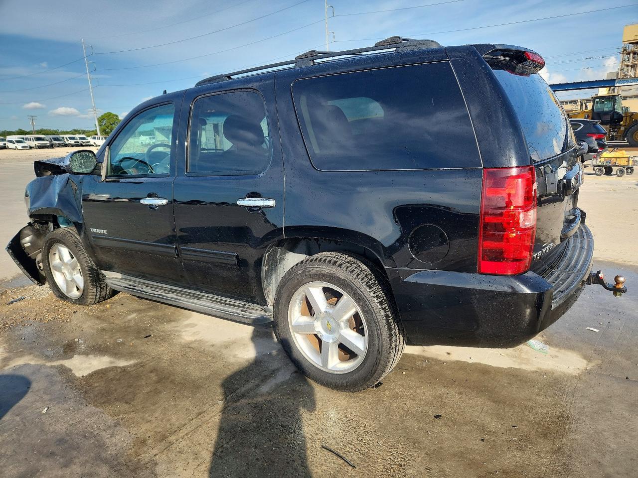 2011 Chevrolet Tahoe C1500 Ls Black vin: 1GNSCAE00BR388397