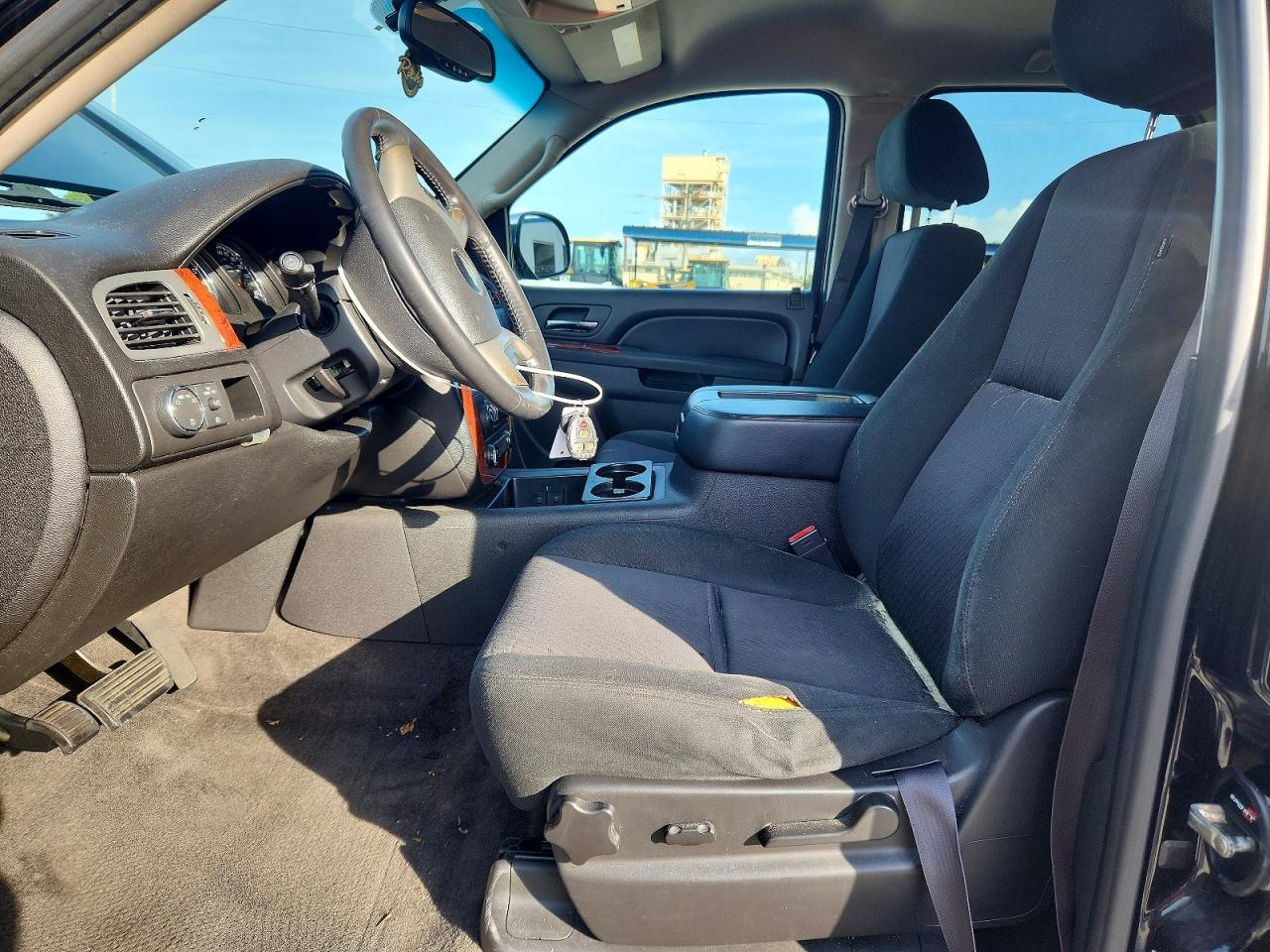 2011 Chevrolet Tahoe C1500 Ls Black vin: 1GNSCAE00BR388397