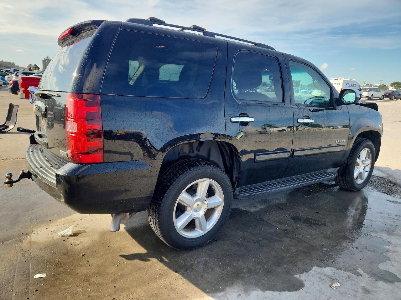 2011 Chevrolet Tahoe C1500 Ls Black vin: 1GNSCAE00BR388397