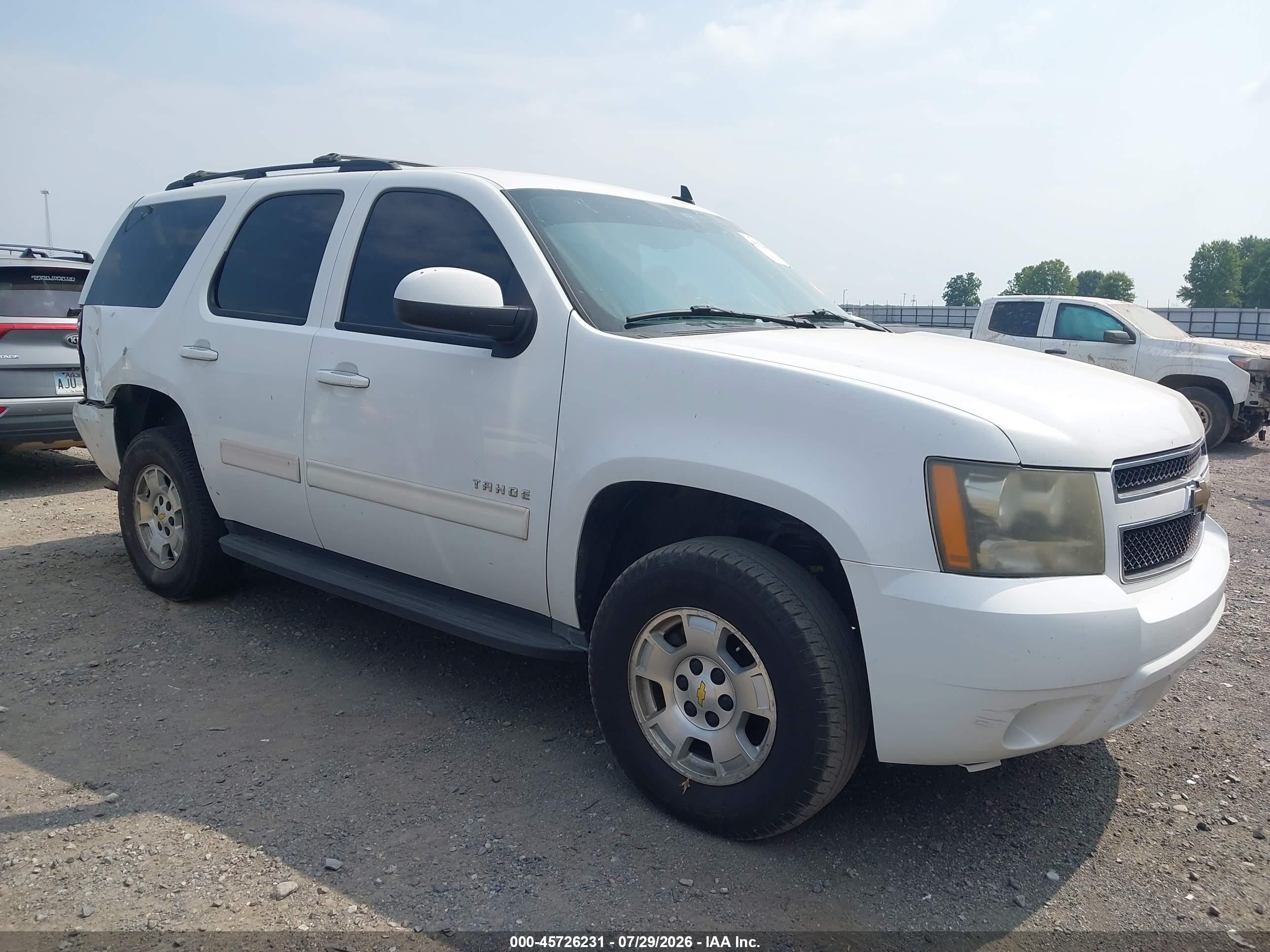 2011 Chevrolet Tahoe Ls White vin: 1GNSCAE00BR396192