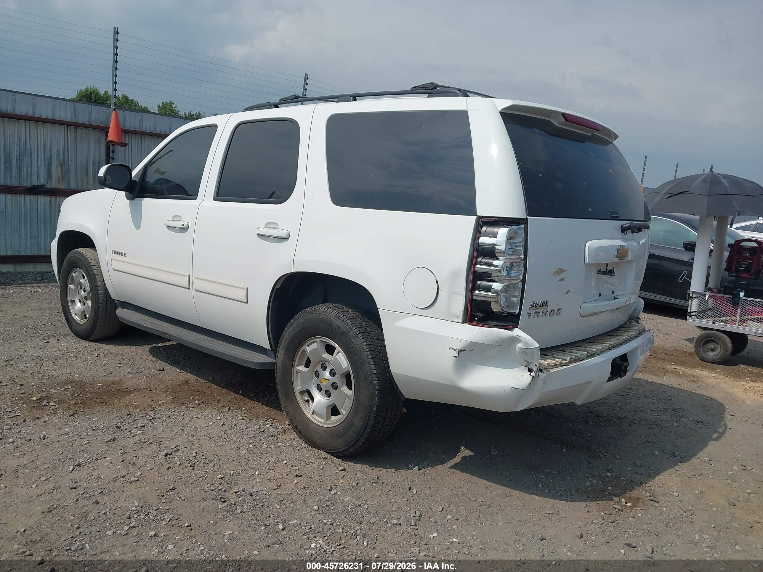 2011 Chevrolet Tahoe Ls White vin: 1GNSCAE00BR396192