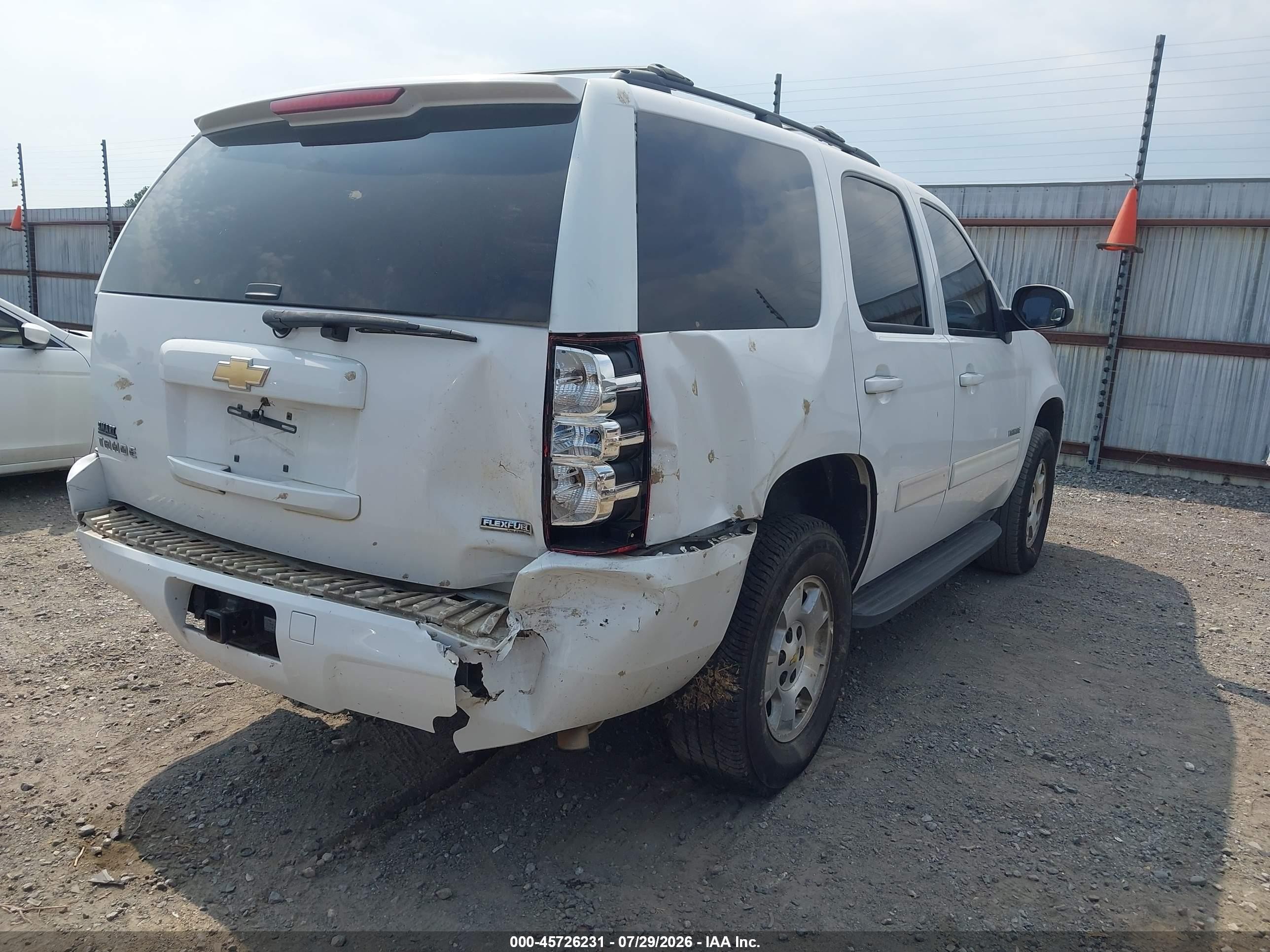 2011 Chevrolet Tahoe Ls White vin: 1GNSCAE00BR396192