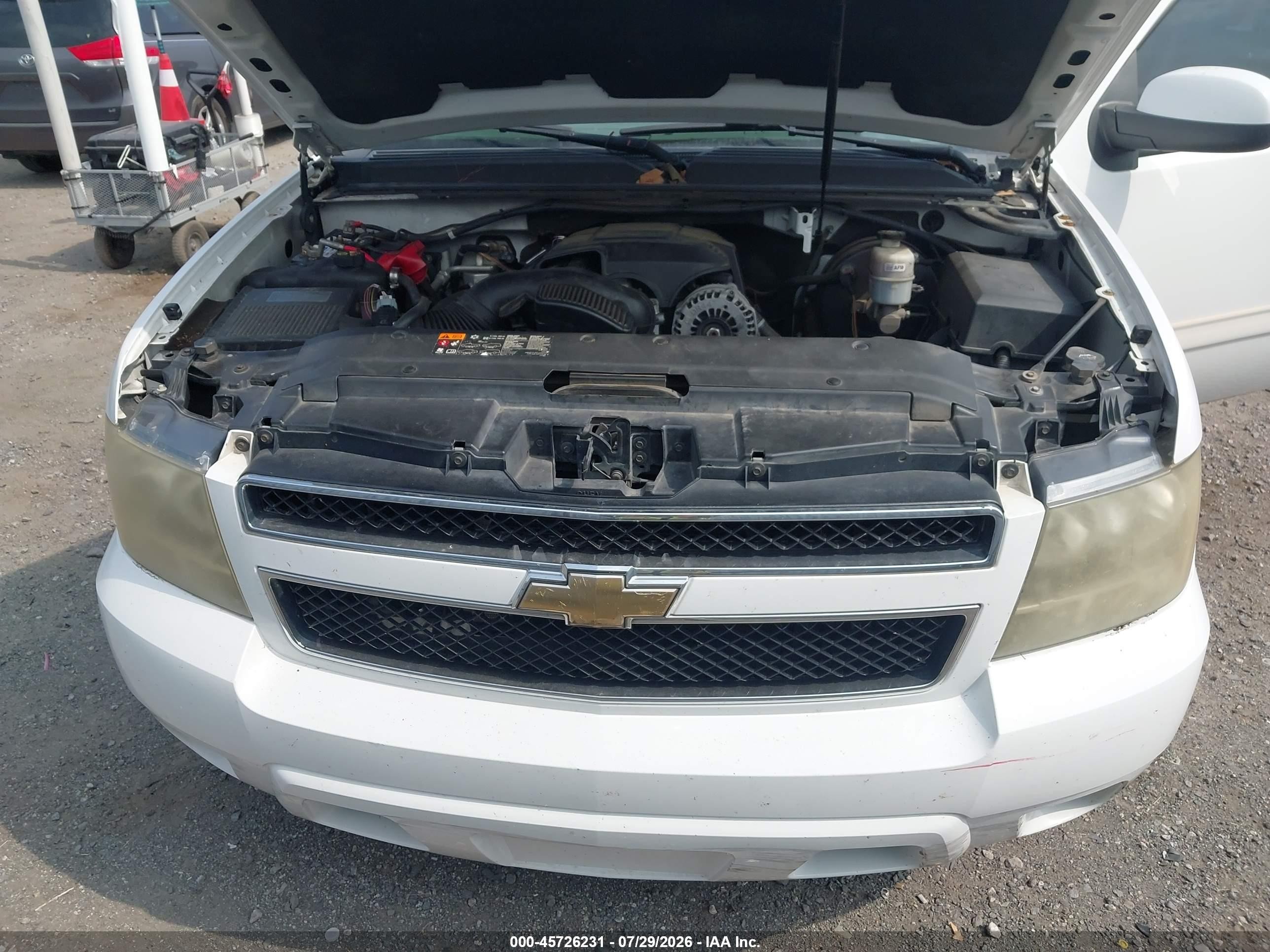 2011 Chevrolet Tahoe Ls White vin: 1GNSCAE00BR396192