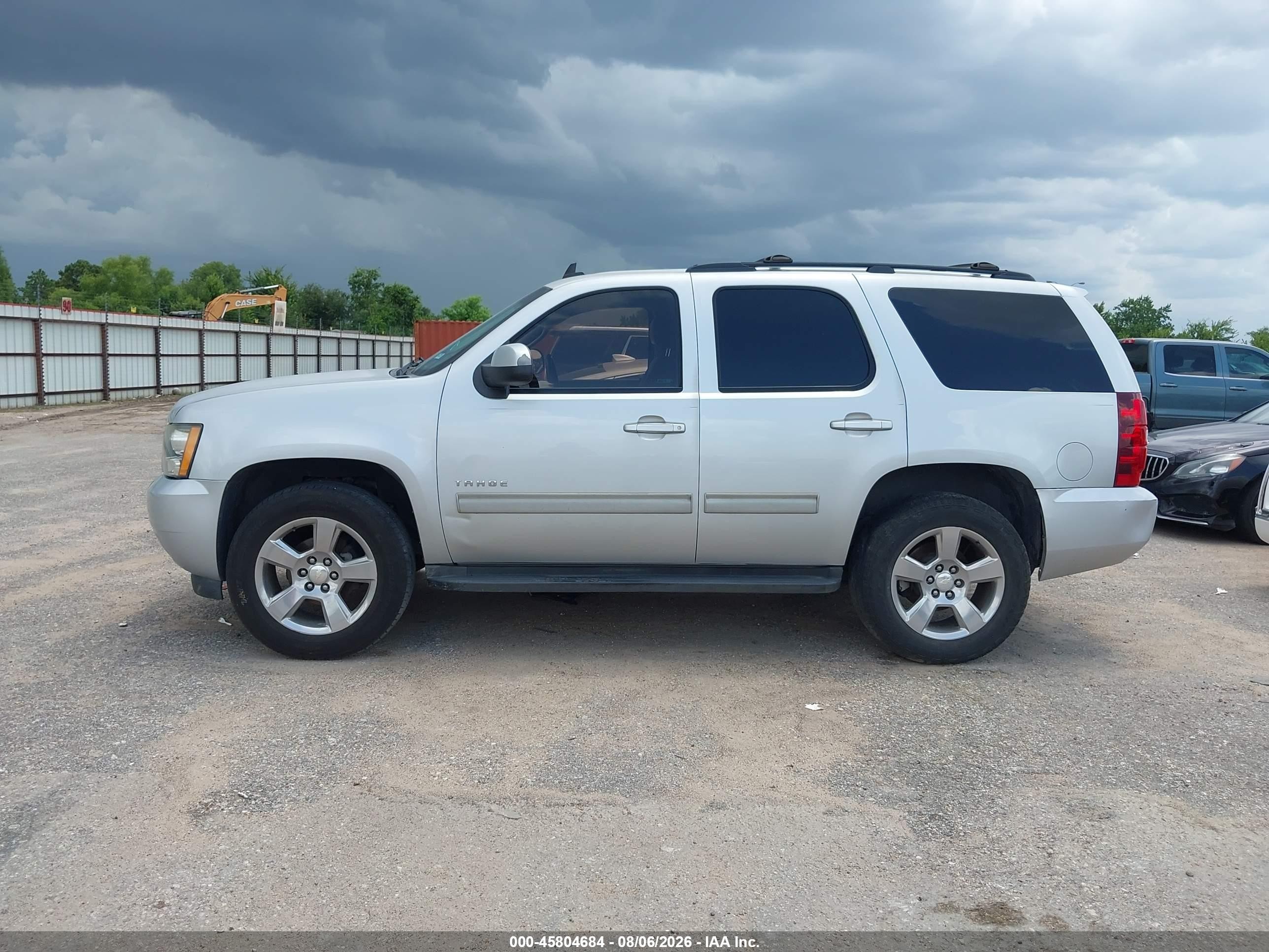 2013 Chevrolet Tahoe Ls Серебряный vin: 1GNSCAE00DR361591