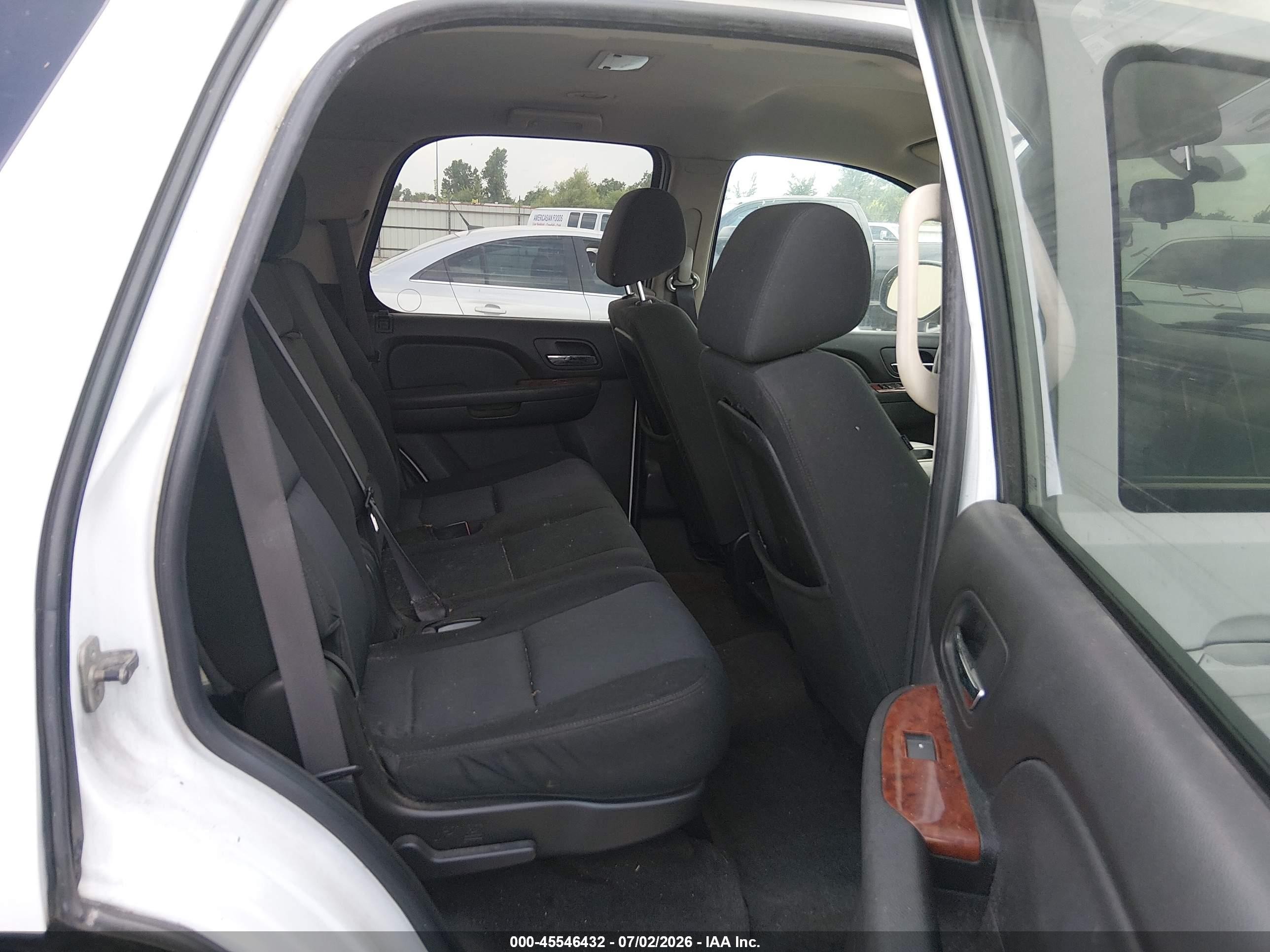 2011 Chevrolet Tahoe Ls Белый vin: 1GNSCAE01BR146122