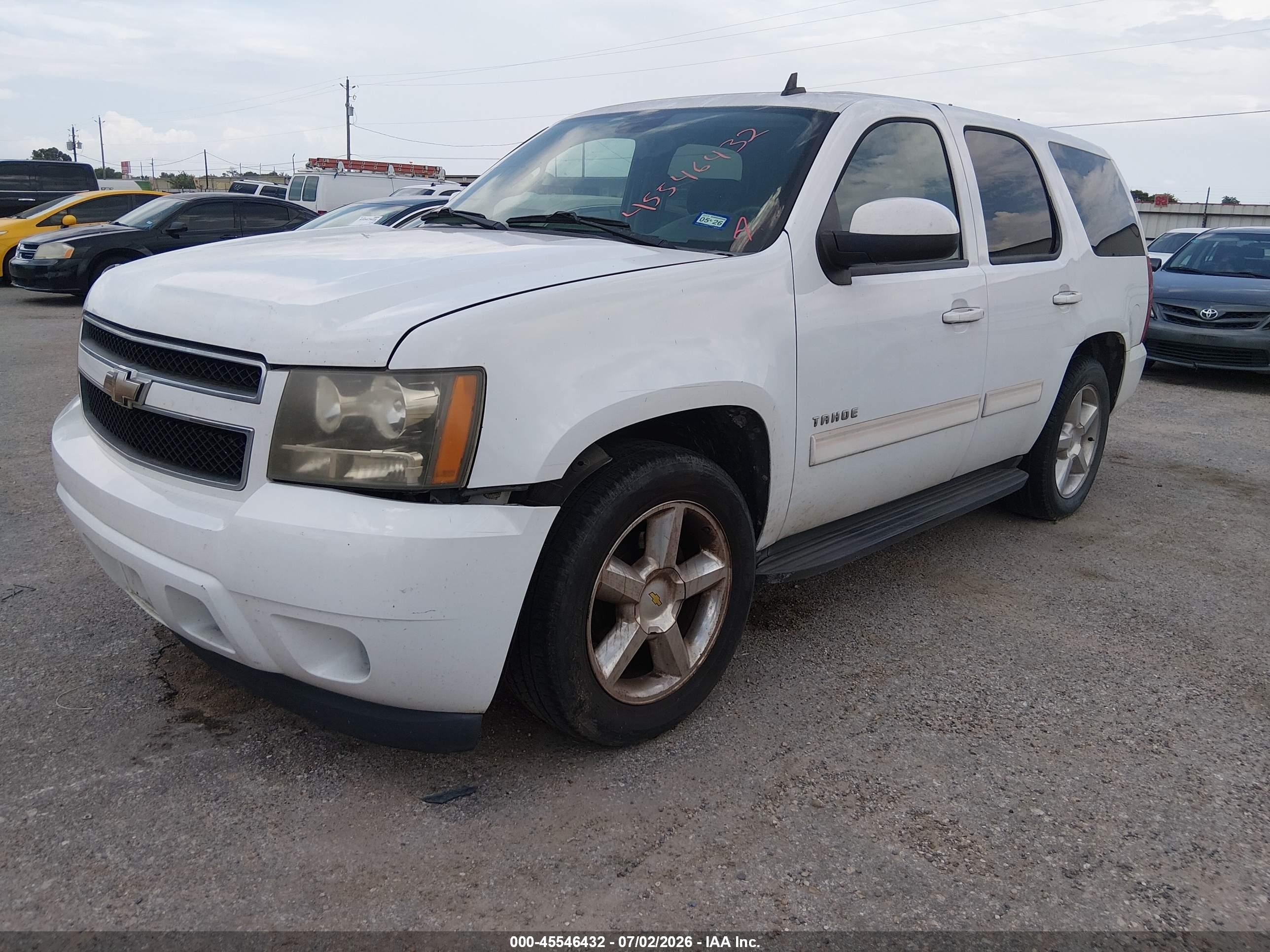 2011 Chevrolet Tahoe Ls Белый vin: 1GNSCAE01BR146122