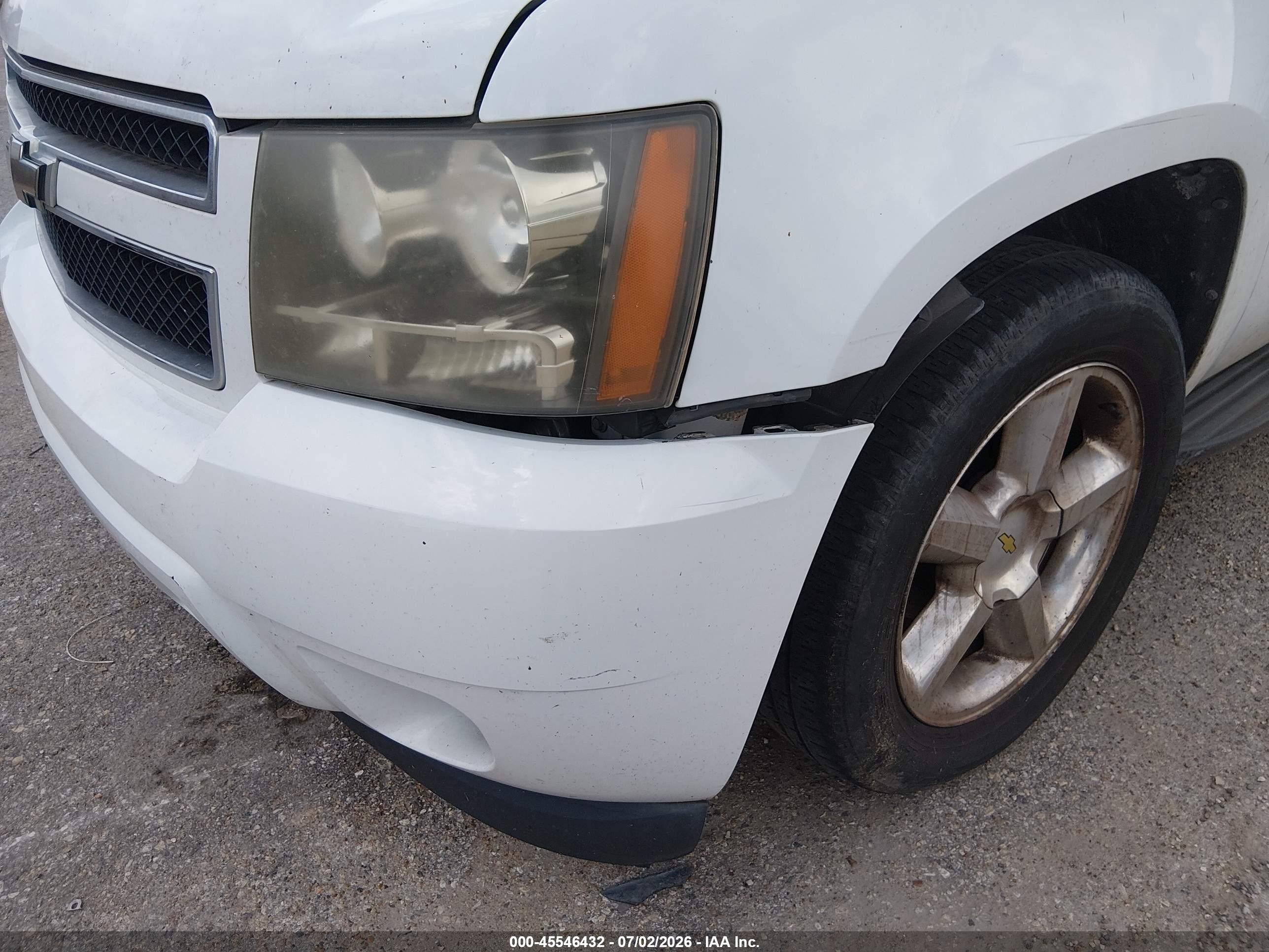 2011 Chevrolet Tahoe Ls Белый vin: 1GNSCAE01BR146122
