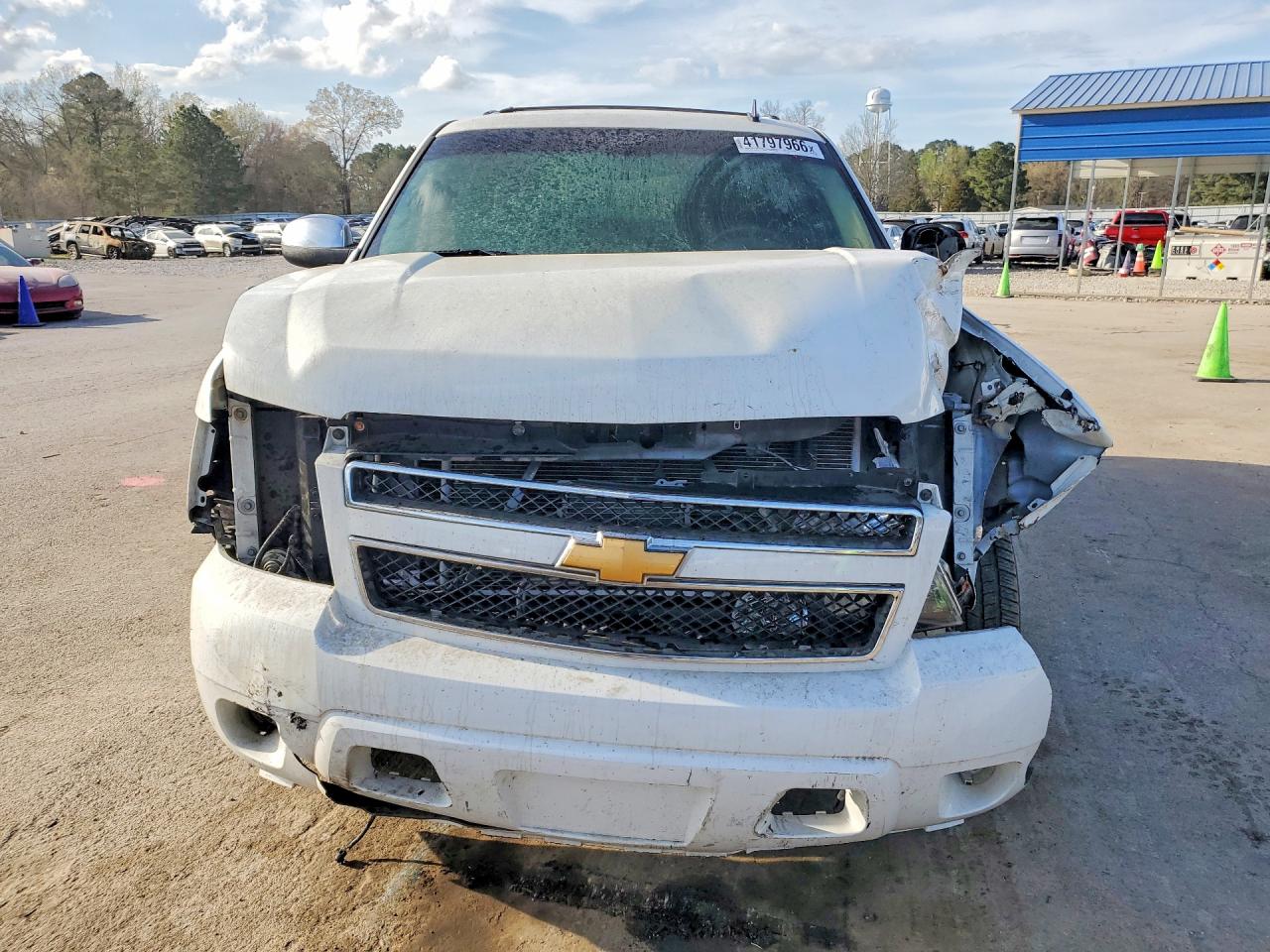 2013 Chevrolet Tahoe C1500 Ls White vin: 1GNSCAE01DR260799