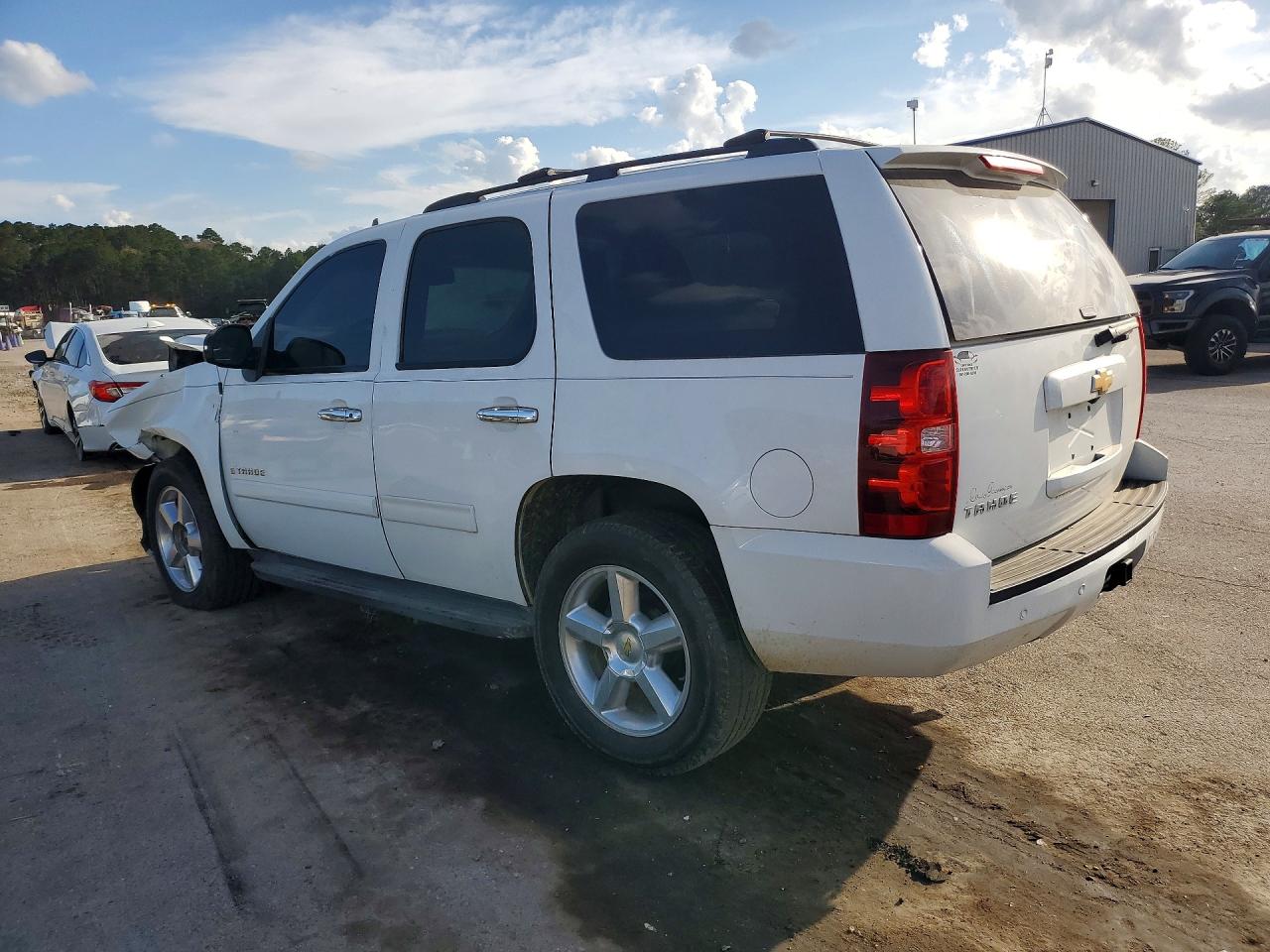 2013 Chevrolet Tahoe C1500 Ls White vin: 1GNSCAE01DR260799