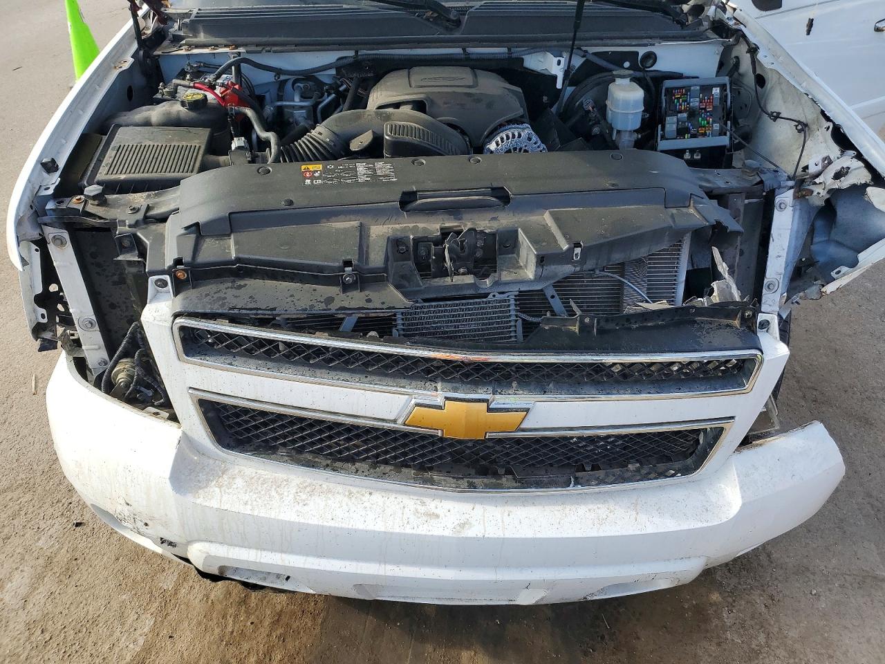 2013 Chevrolet Tahoe C1500 Ls White vin: 1GNSCAE01DR260799