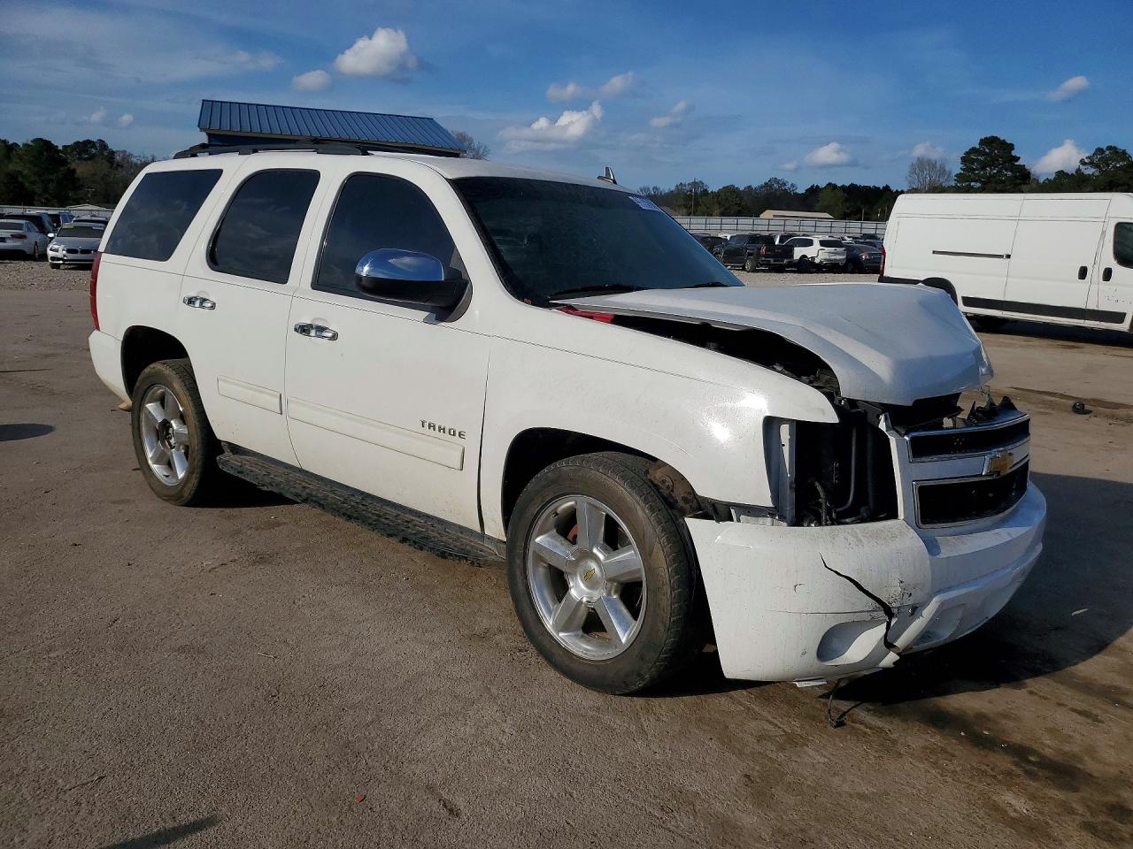 2013 Chevrolet Tahoe C1500 Ls White vin: 1GNSCAE01DR260799