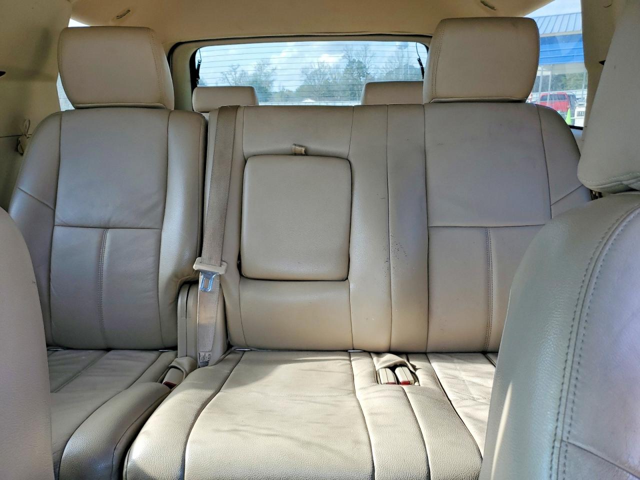 2013 Chevrolet Tahoe C1500 Ls White vin: 1GNSCAE01DR260799