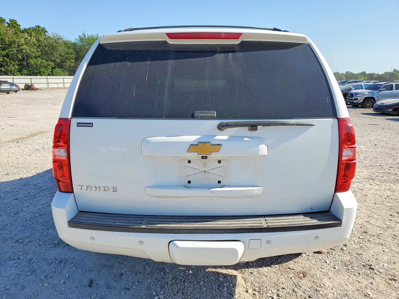 2013 Chevrolet Tahoe C1500 Ls White vin: 1GNSCAE01DR330785