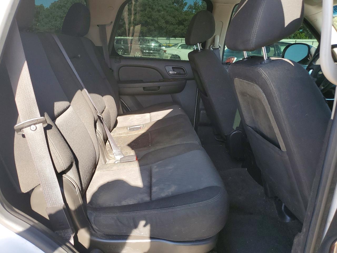 2013 Chevrolet Tahoe C1500 Ls White vin: 1GNSCAE01DR330785
