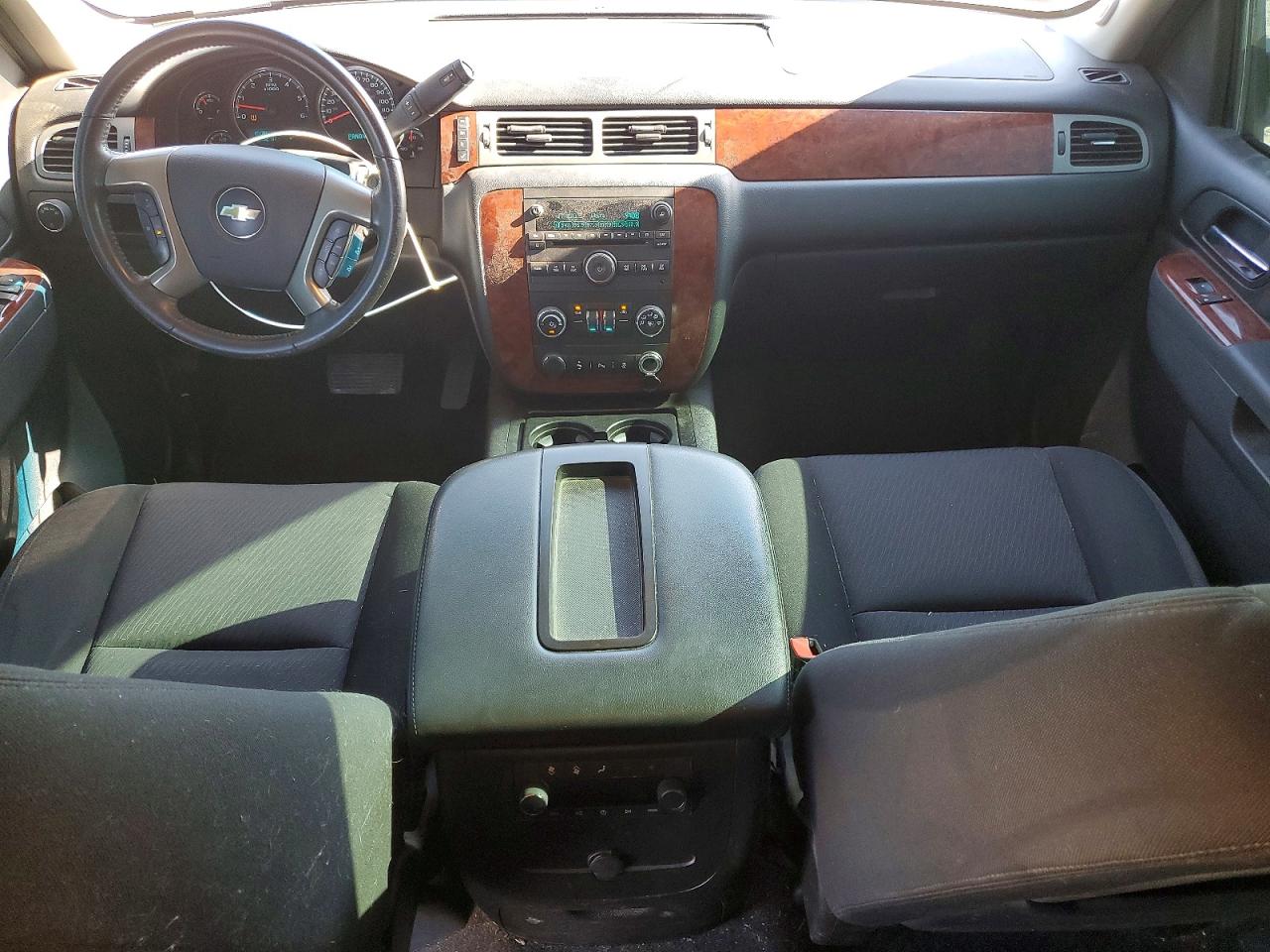 2013 Chevrolet Tahoe C1500 Ls White vin: 1GNSCAE01DR330785