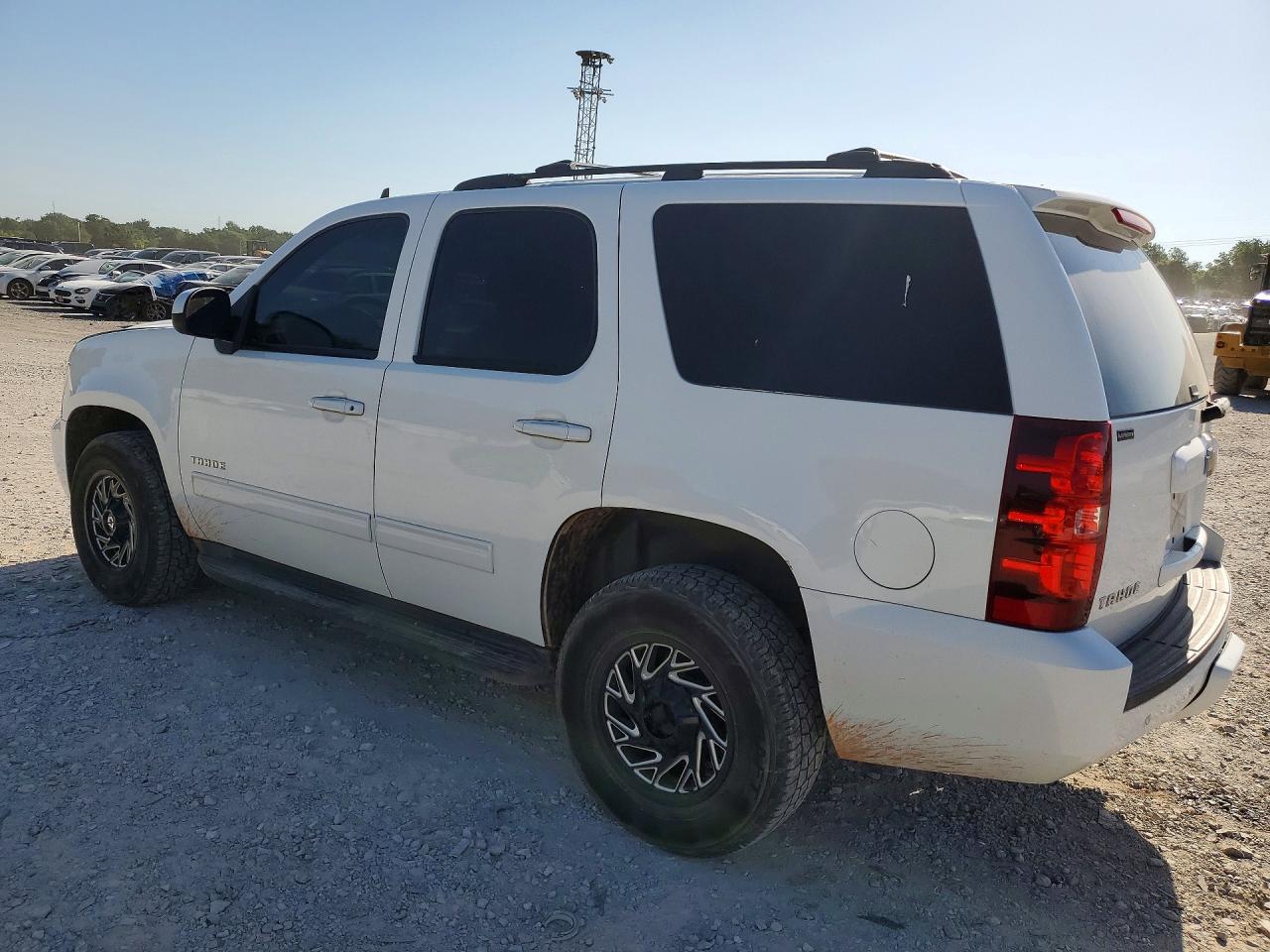 2013 Chevrolet Tahoe C1500 Ls White vin: 1GNSCAE01DR330785