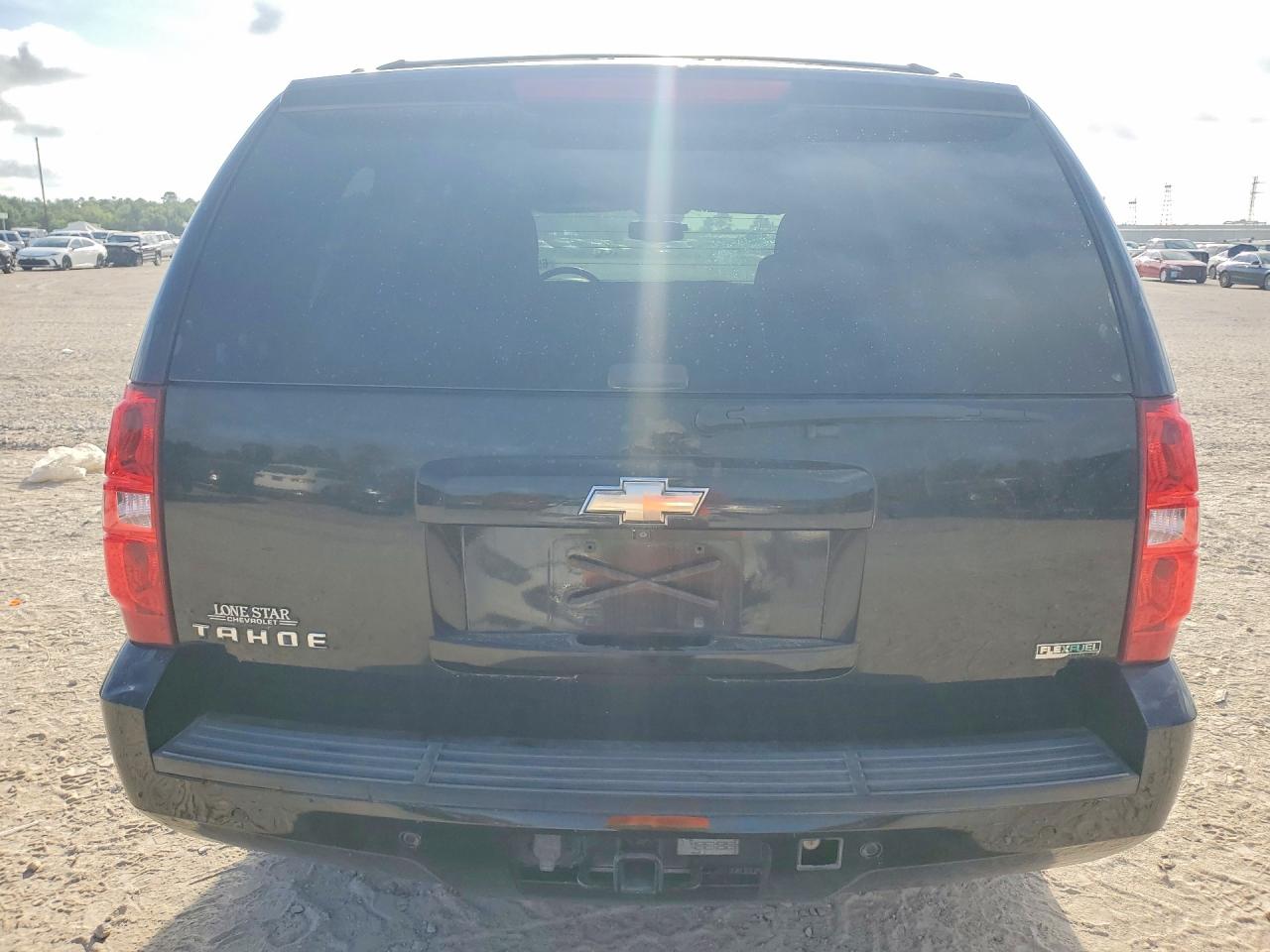2011 Chevrolet Tahoe C1500 Ls Black vin: 1GNSCAE02BR140281