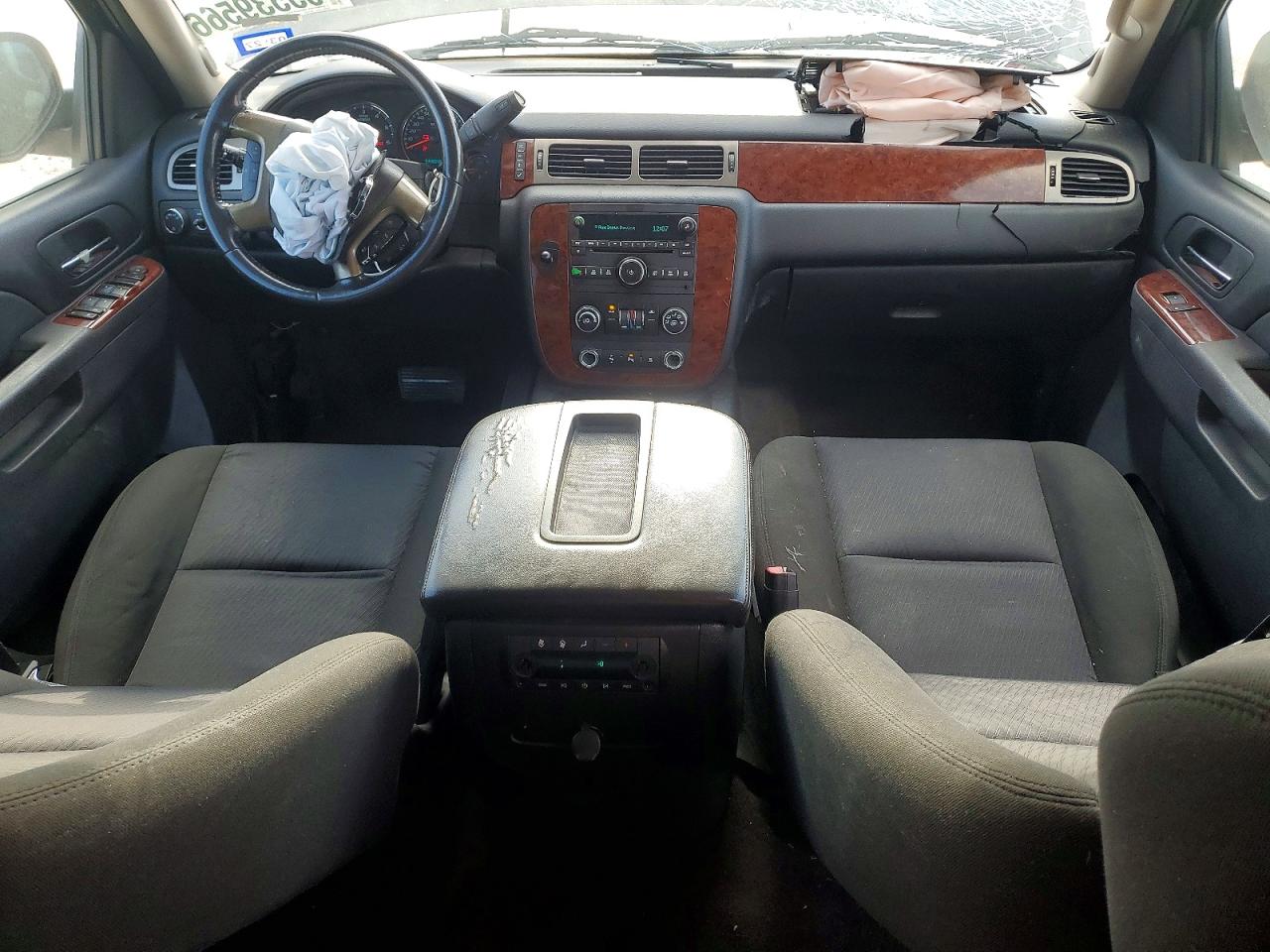 2011 Chevrolet Tahoe C1500 Ls Black vin: 1GNSCAE02BR140281