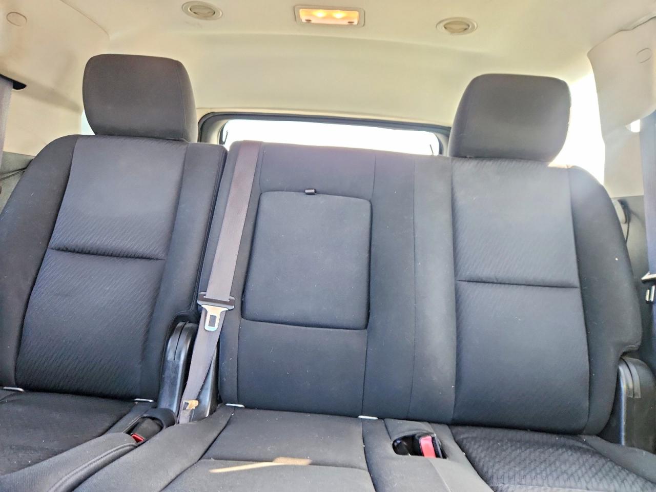 2011 Chevrolet Tahoe Tan vin: 1GNSCAE02BR144685