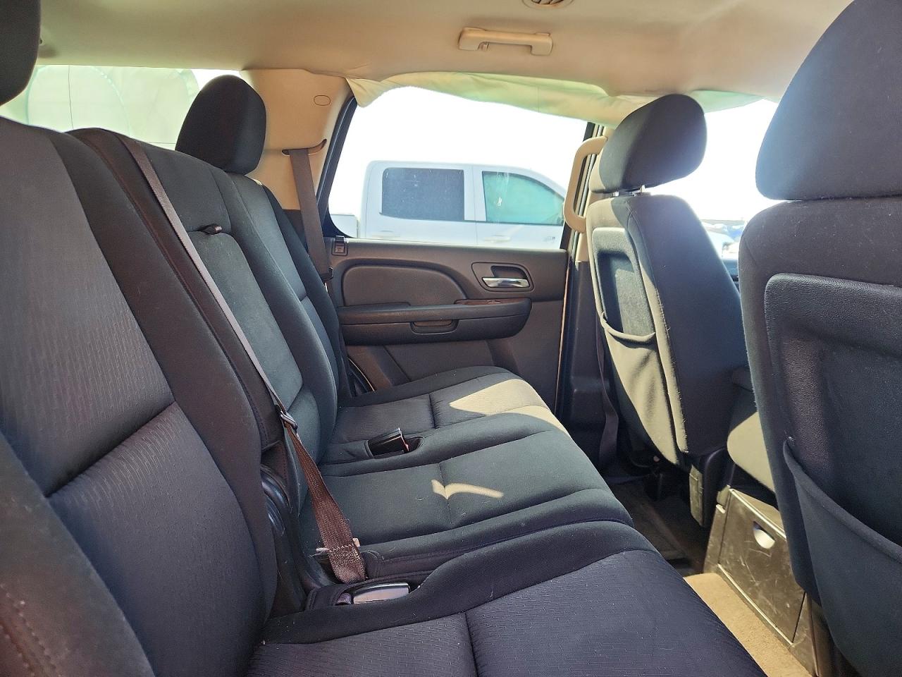 2011 Chevrolet Tahoe Tan vin: 1GNSCAE02BR144685