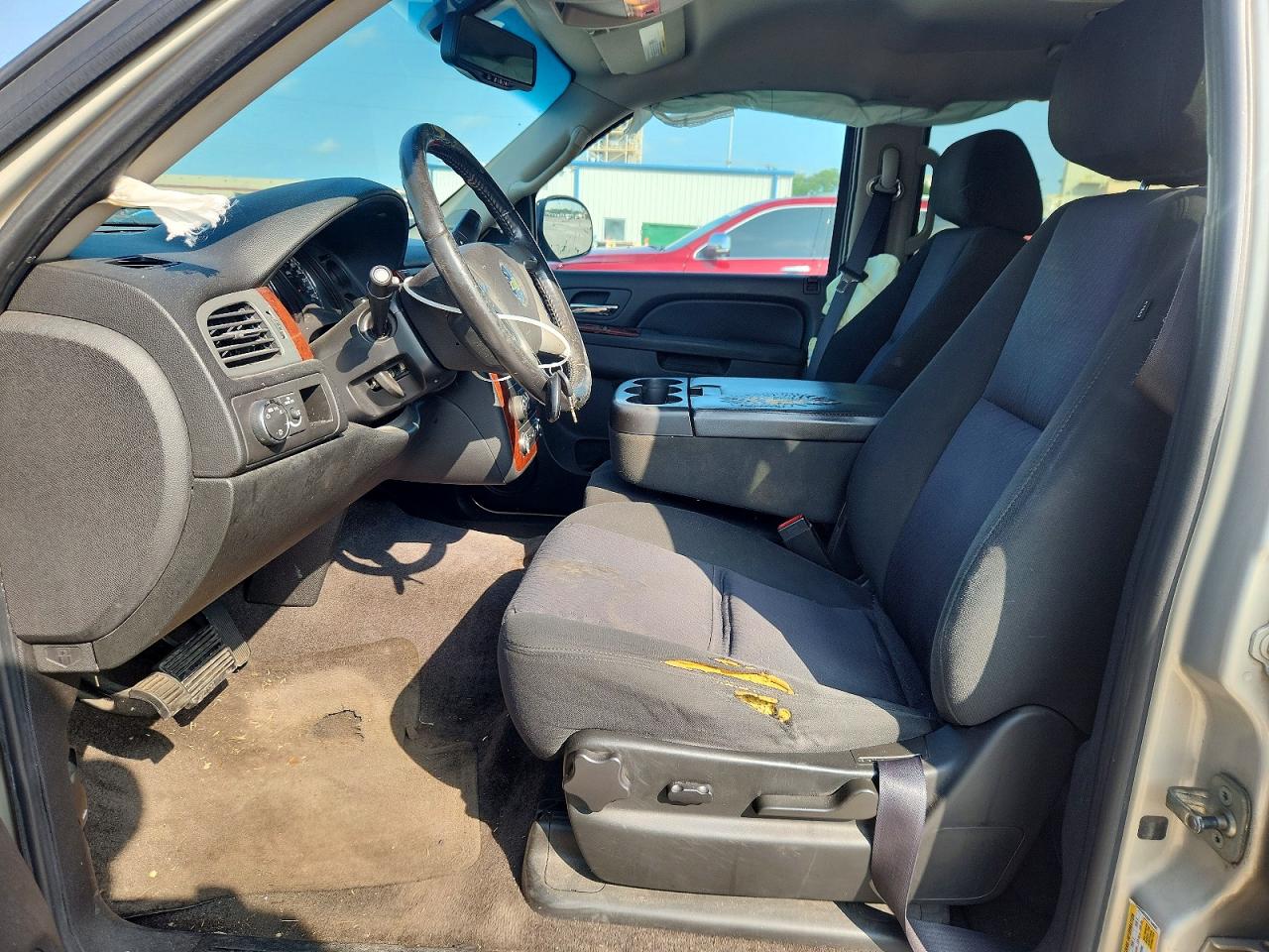 2011 Chevrolet Tahoe Tan vin: 1GNSCAE02BR144685