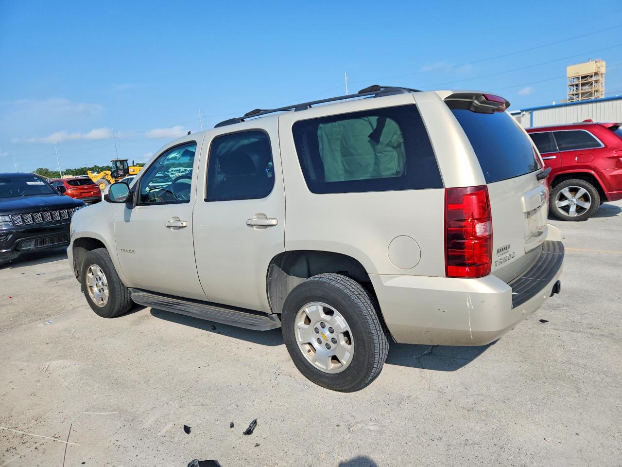 2011 Chevrolet Tahoe Tan vin: 1GNSCAE02BR144685