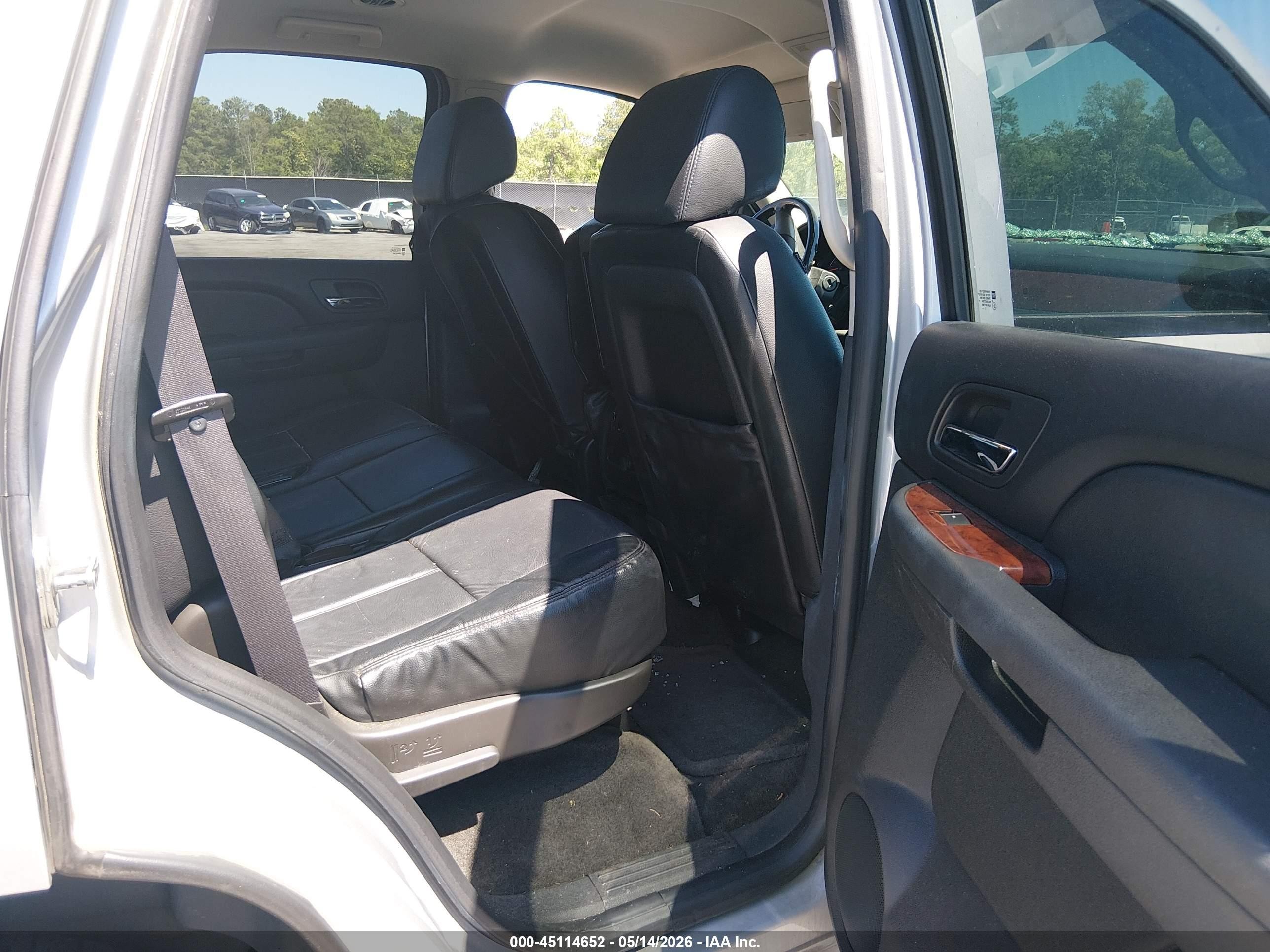 2013 Chevrolet Tahoe Ls Silver vin: 1GNSCAE02DR240061
