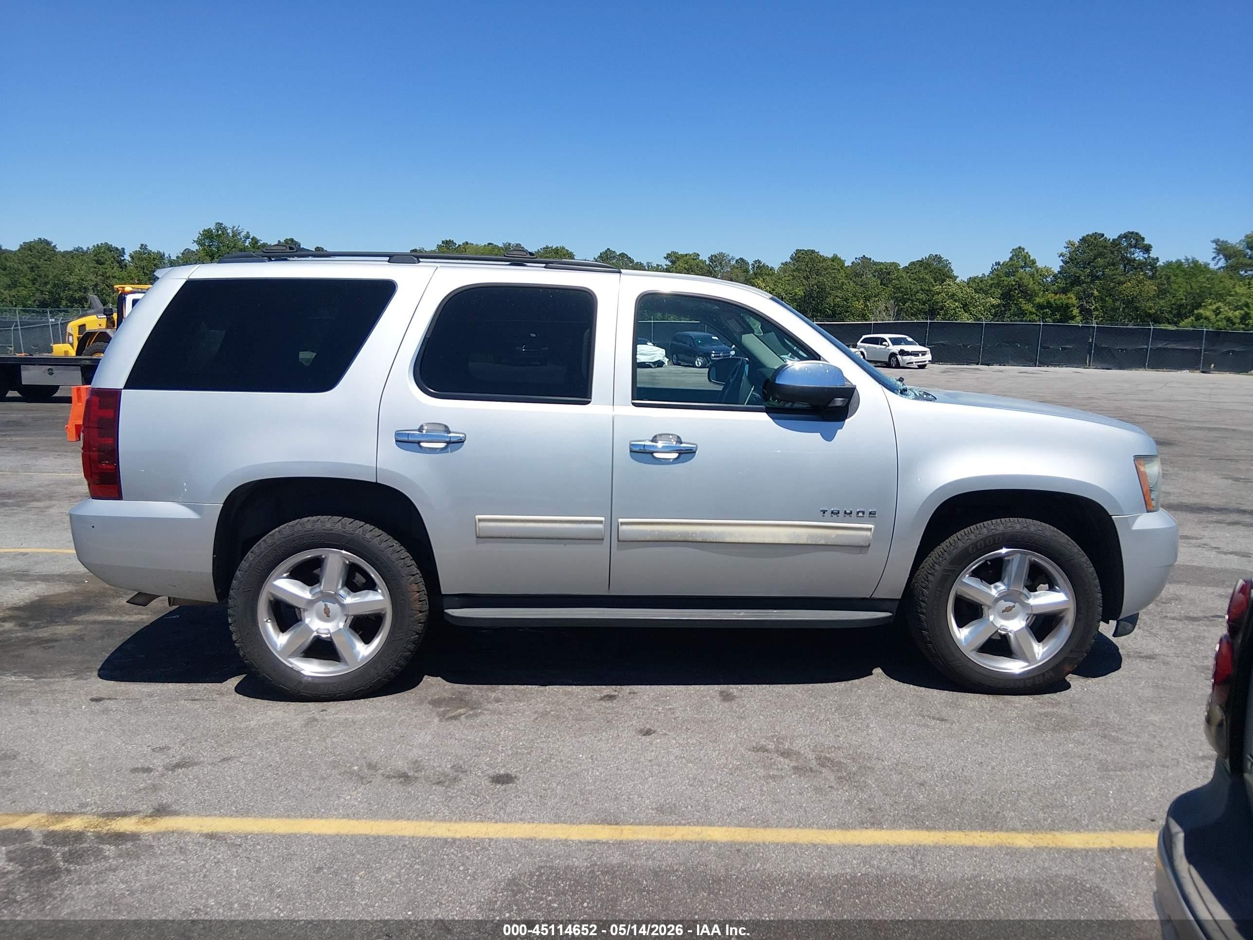 2013 Chevrolet Tahoe Ls Silver vin: 1GNSCAE02DR240061