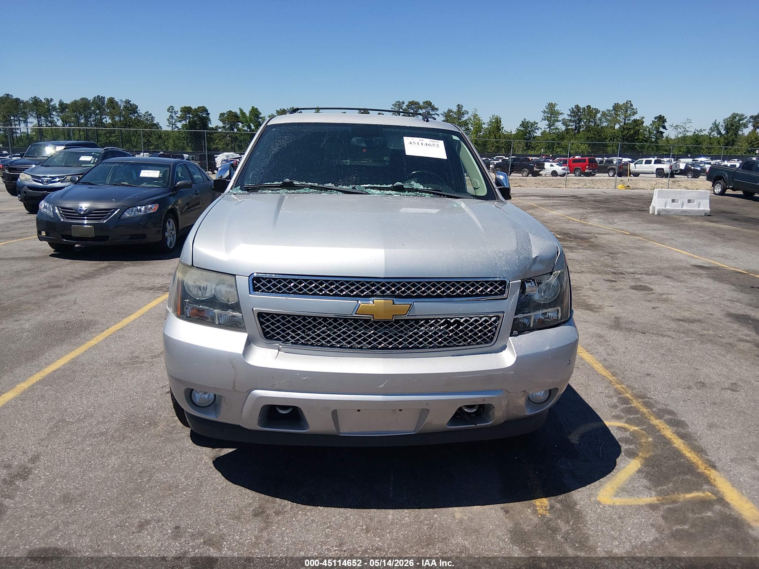2013 Chevrolet Tahoe Ls Silver vin: 1GNSCAE02DR240061