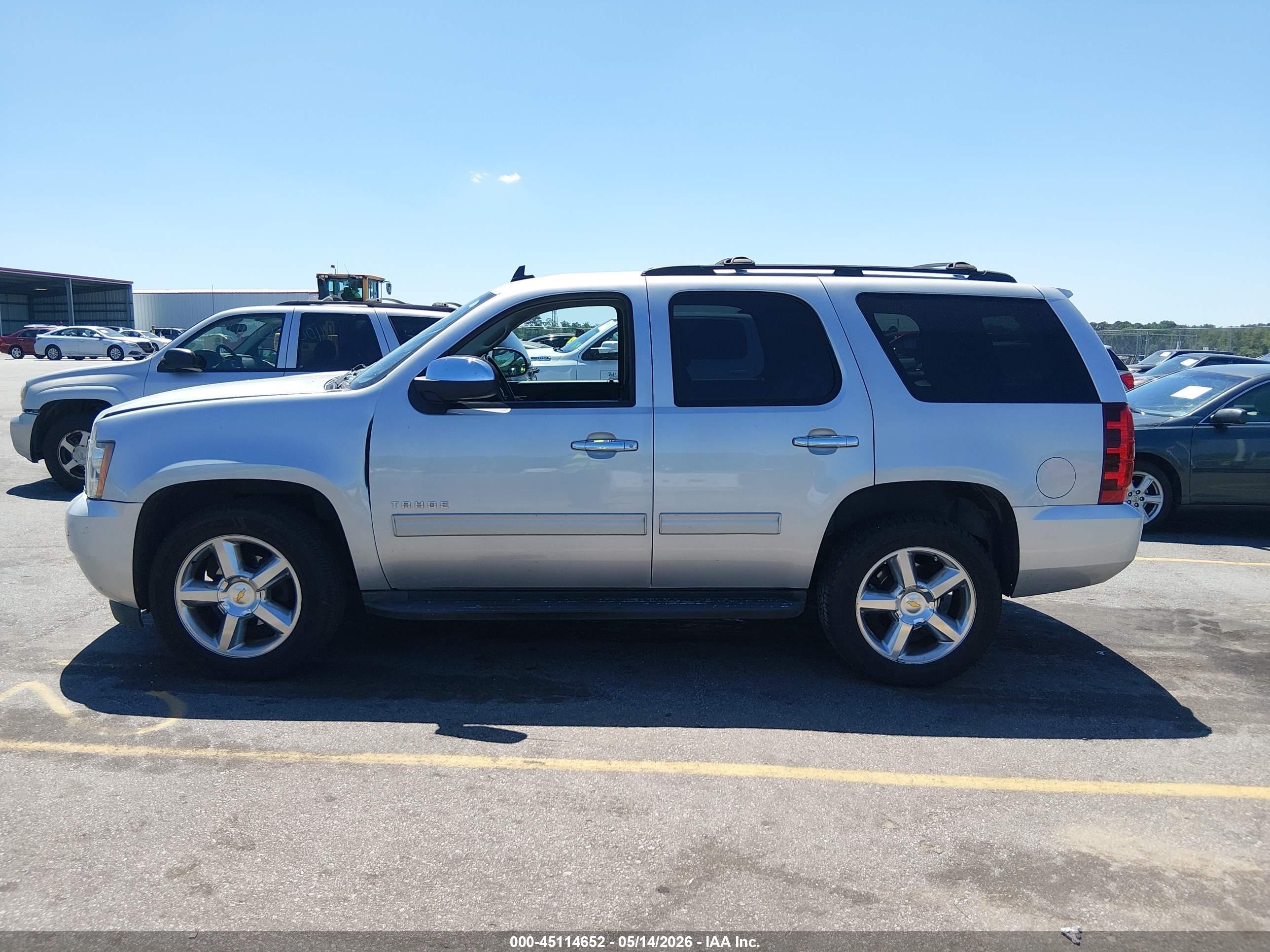 2013 Chevrolet Tahoe Ls Silver vin: 1GNSCAE02DR240061