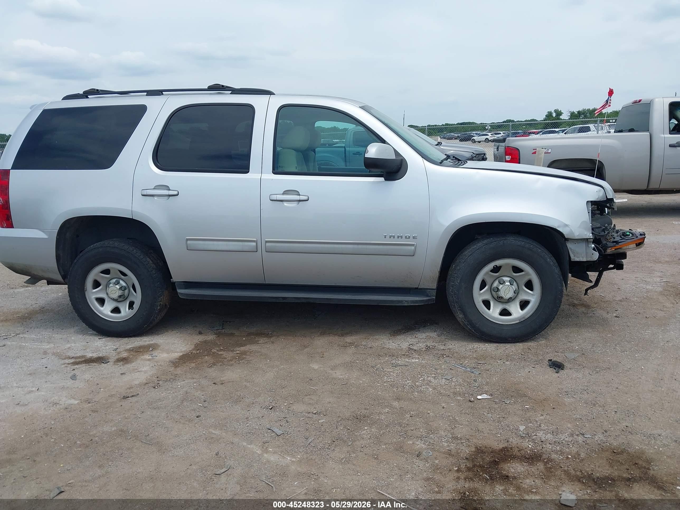 2014 Chevrolet Tahoe Ls Silver vin: 1GNSCAE02ER156758