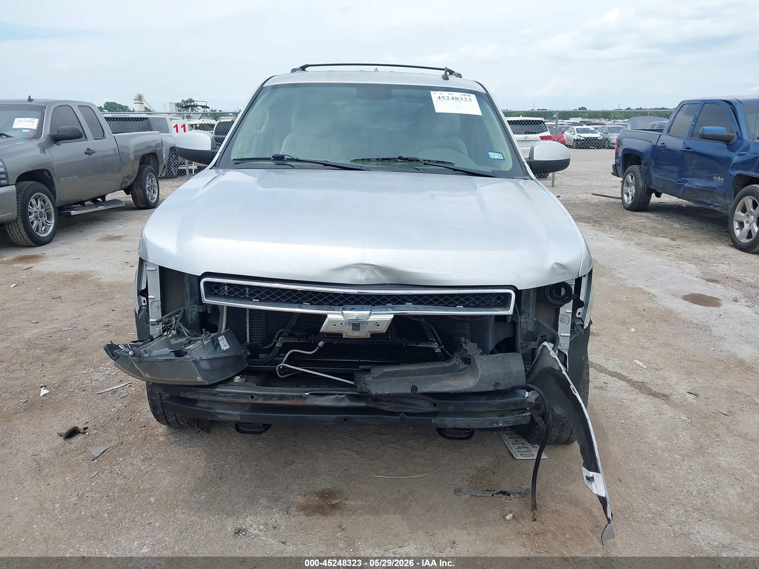 2014 Chevrolet Tahoe Ls Silver vin: 1GNSCAE02ER156758
