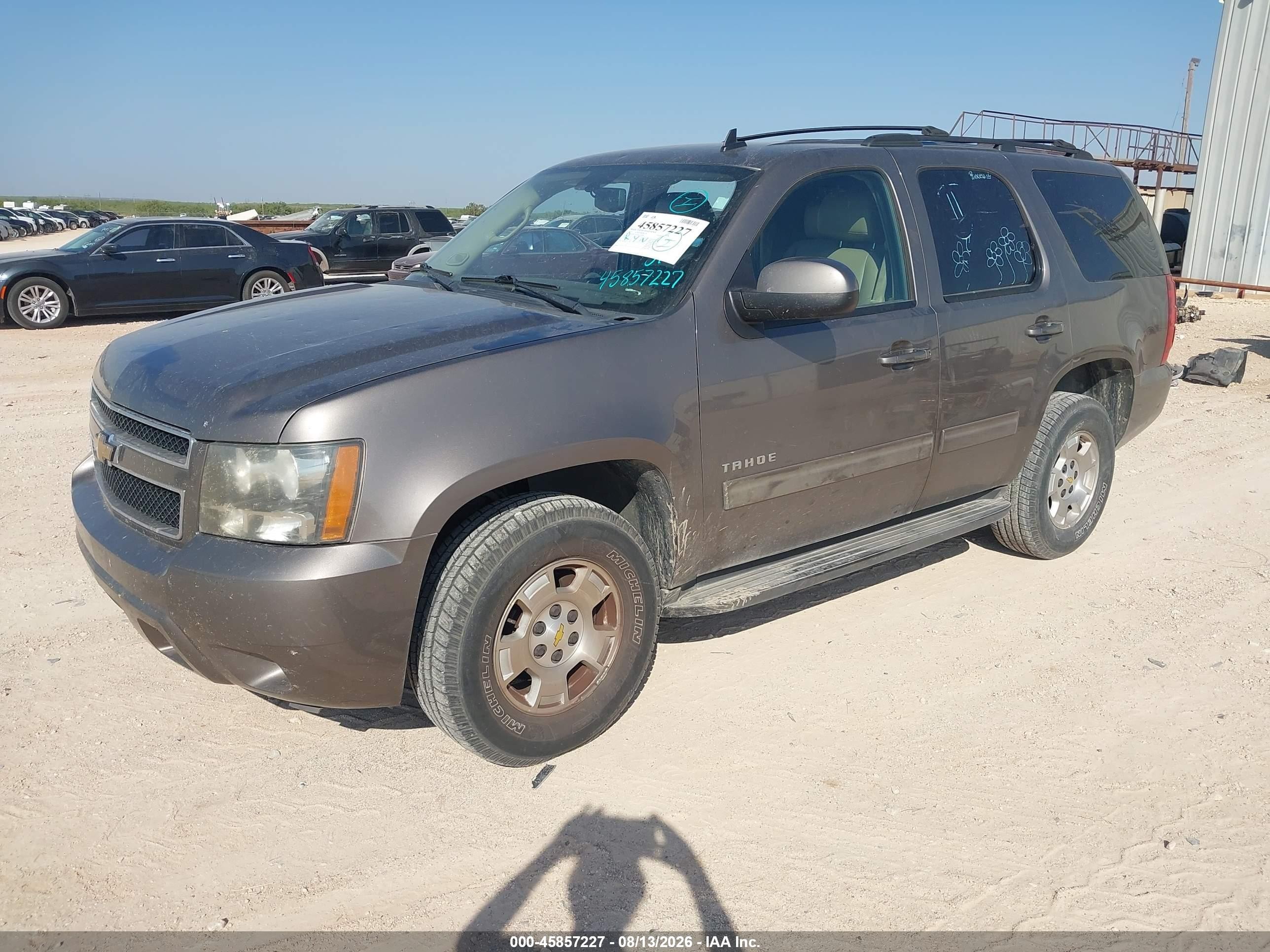 2011 Chevrolet Tahoe Ls Серый vin: 1GNSCAE03BR140418