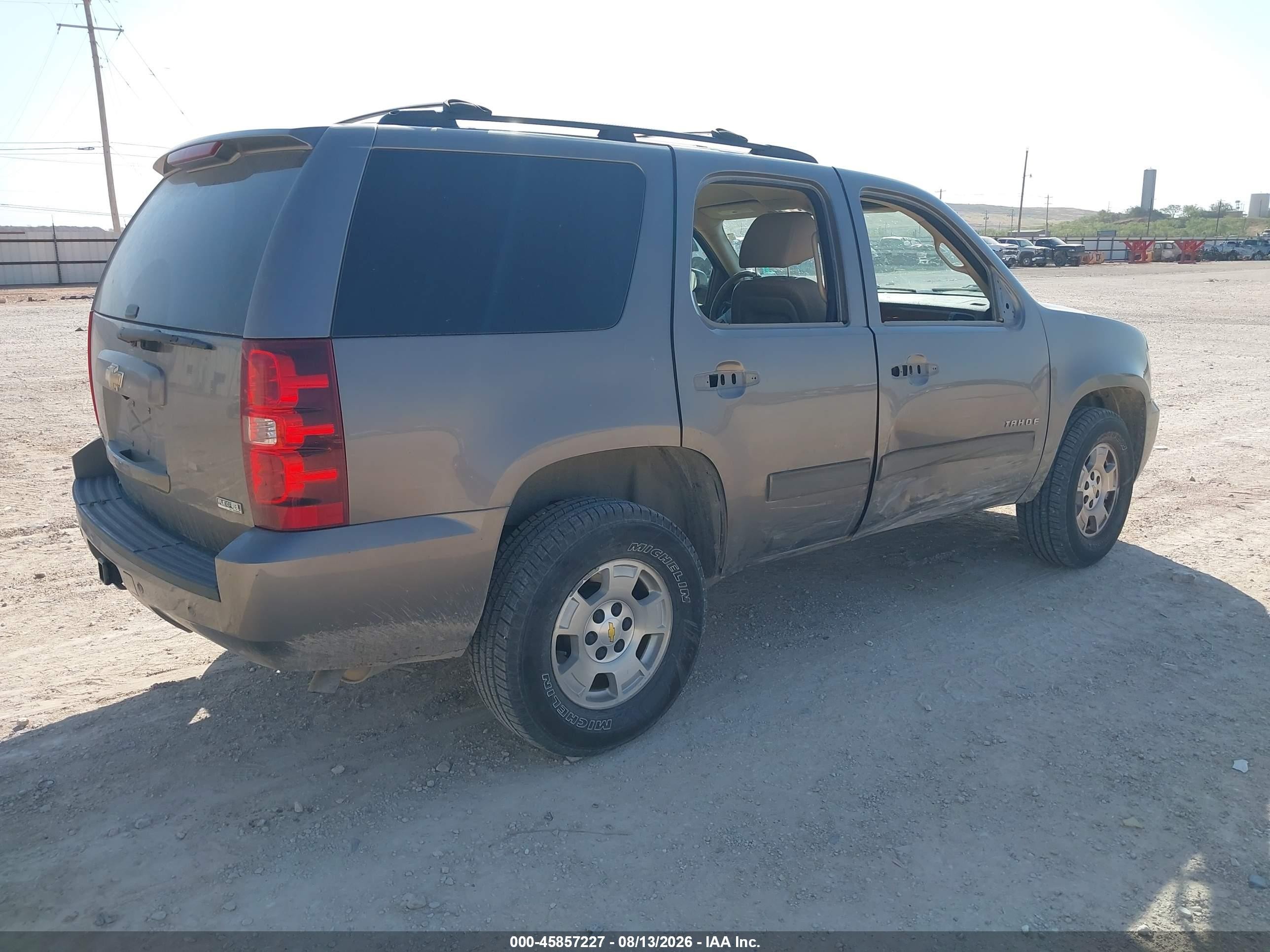 2011 Chevrolet Tahoe Ls Серый vin: 1GNSCAE03BR140418