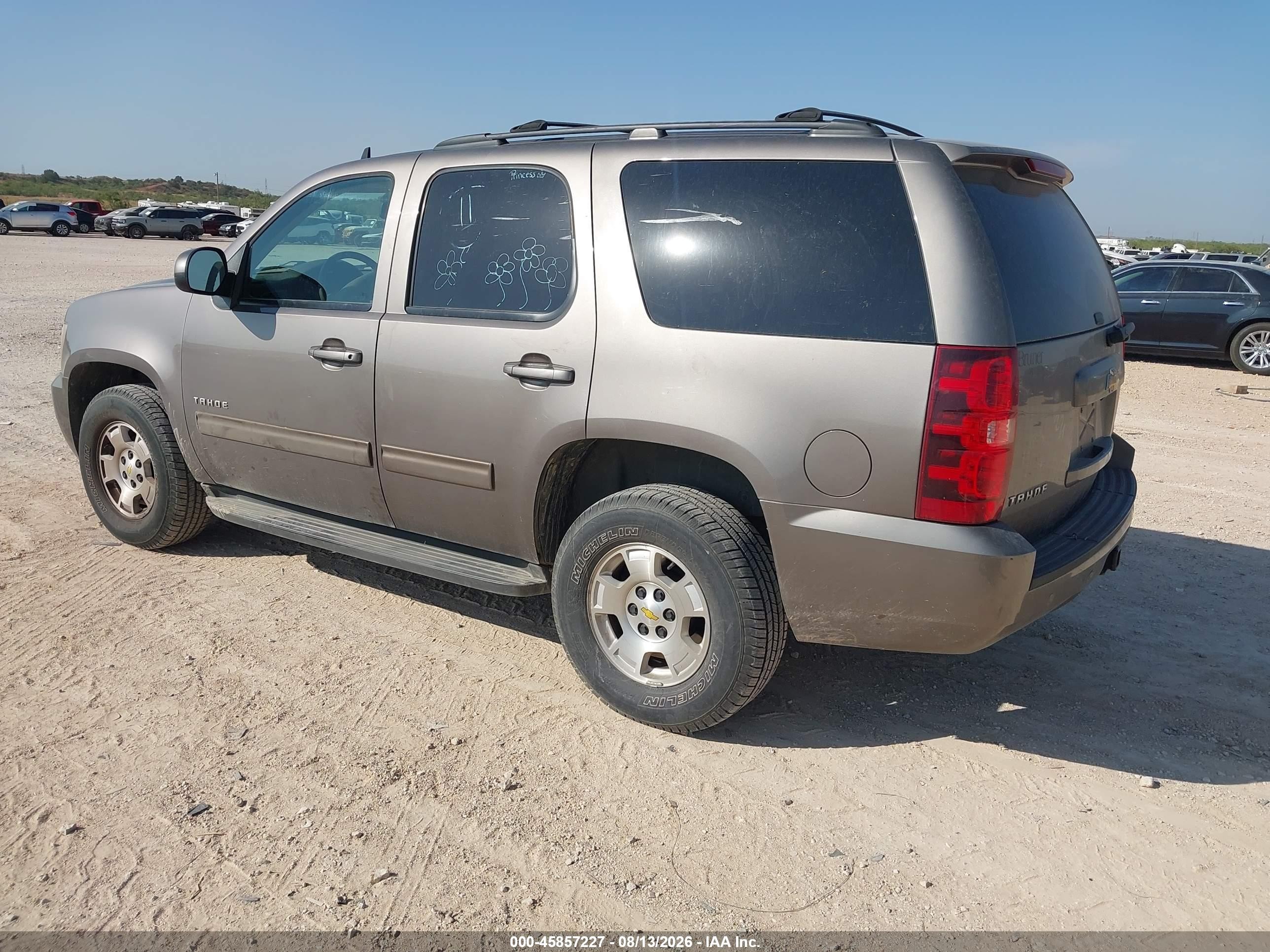 2011 Chevrolet Tahoe Ls Серый vin: 1GNSCAE03BR140418