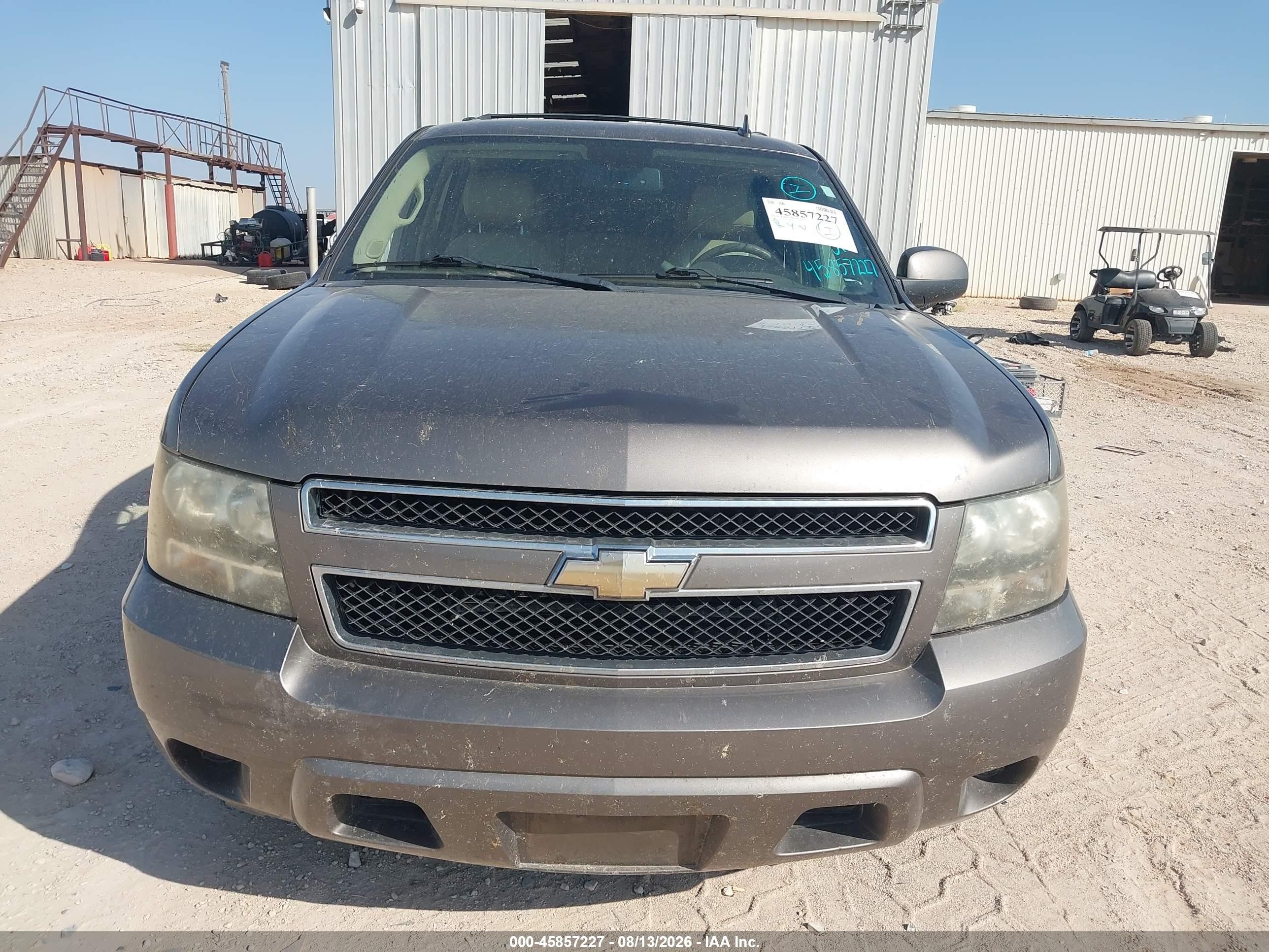 2011 Chevrolet Tahoe Ls Серый vin: 1GNSCAE03BR140418