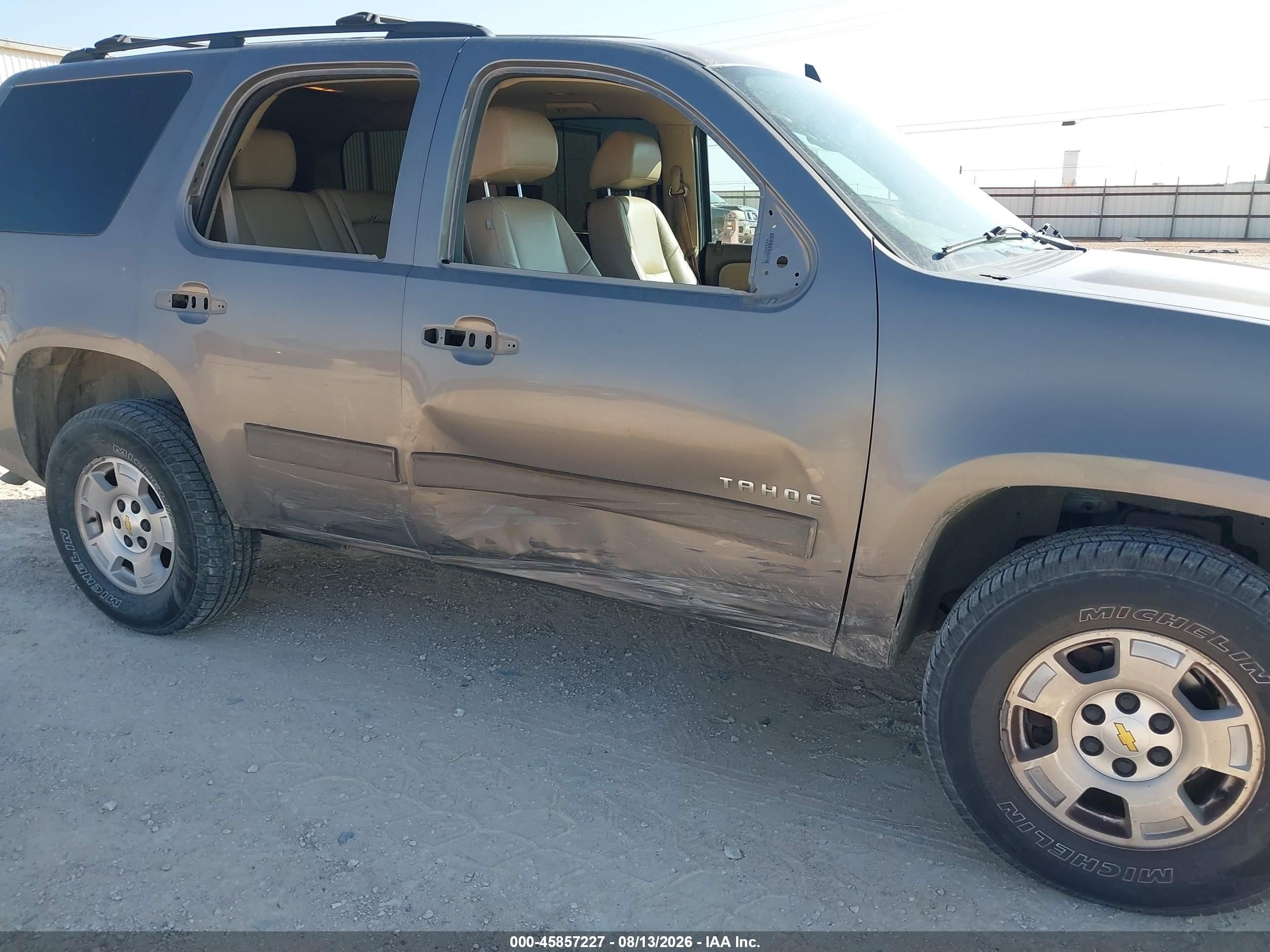2011 Chevrolet Tahoe Ls Серый vin: 1GNSCAE03BR140418