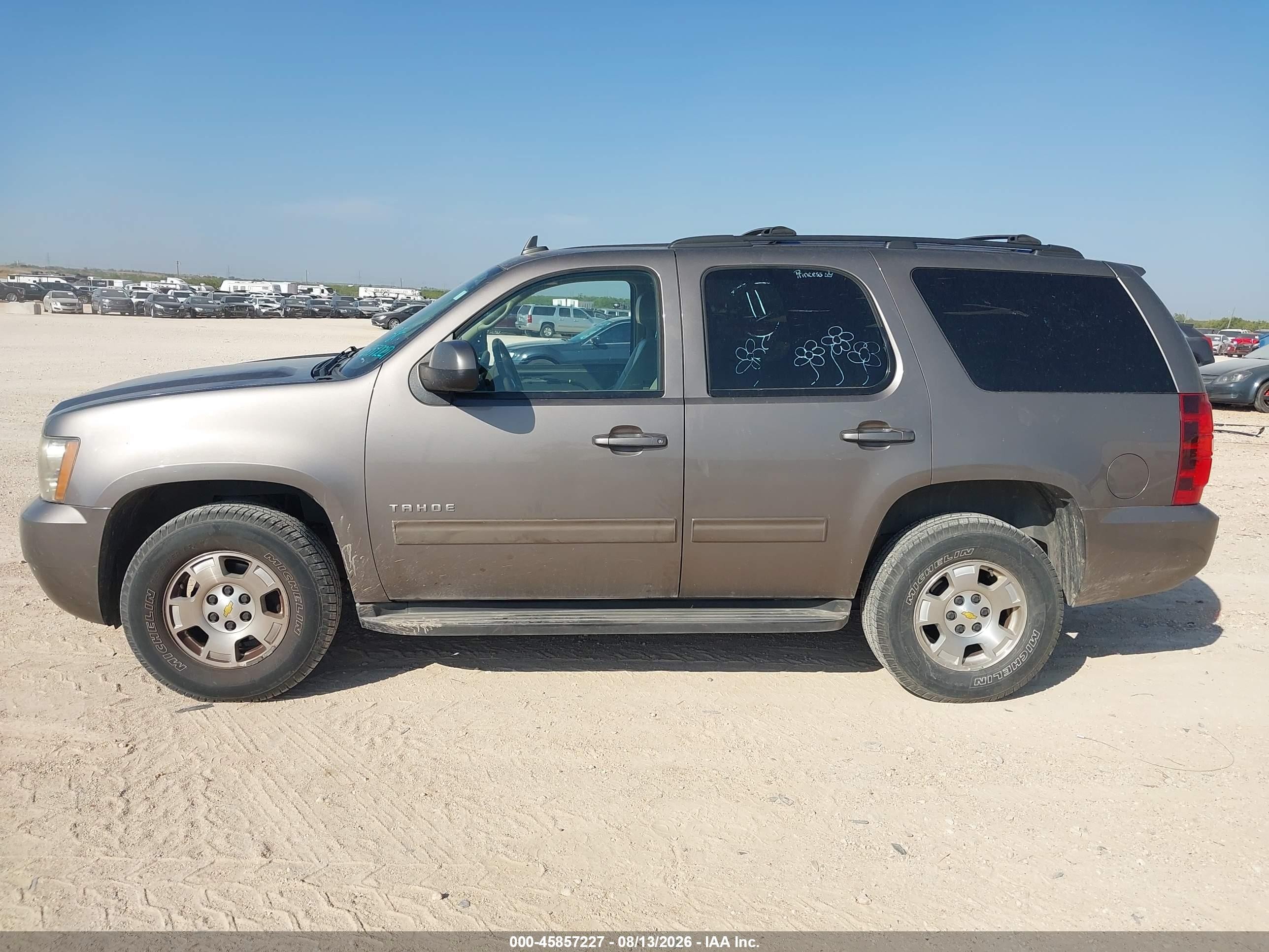 2011 Chevrolet Tahoe Ls Серый vin: 1GNSCAE03BR140418