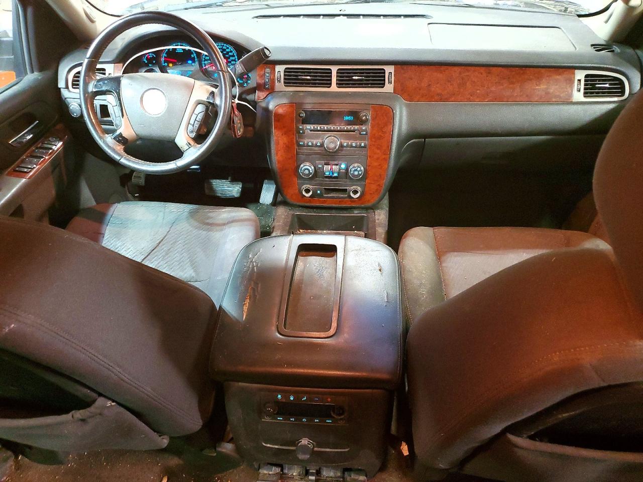 2011 Chevrolet Tahoe C1500 Ls Silver vin: 1GNSCAE03BR205266
