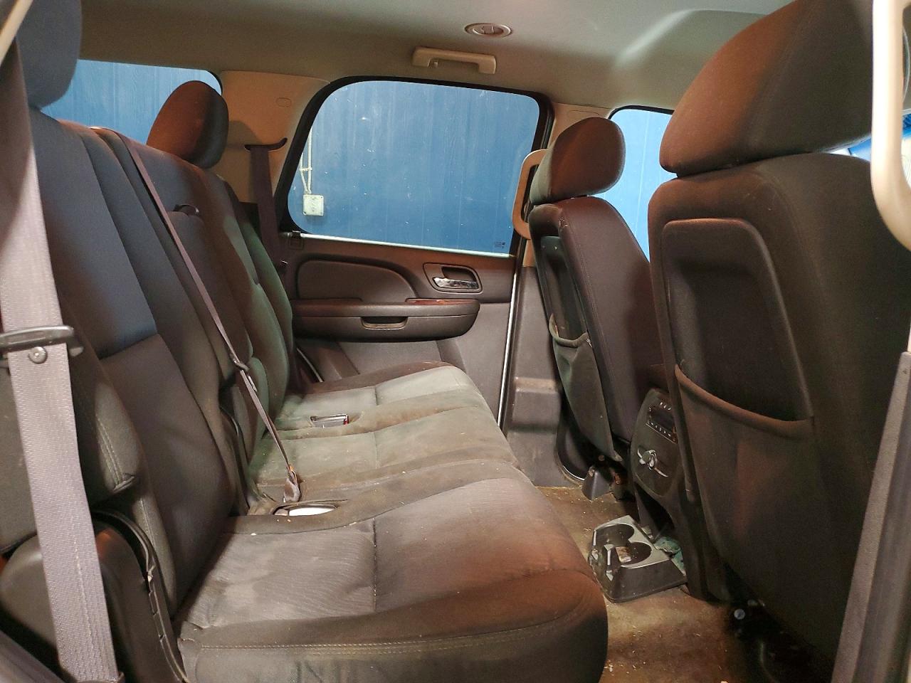 2011 Chevrolet Tahoe C1500 Ls Silver vin: 1GNSCAE03BR205266