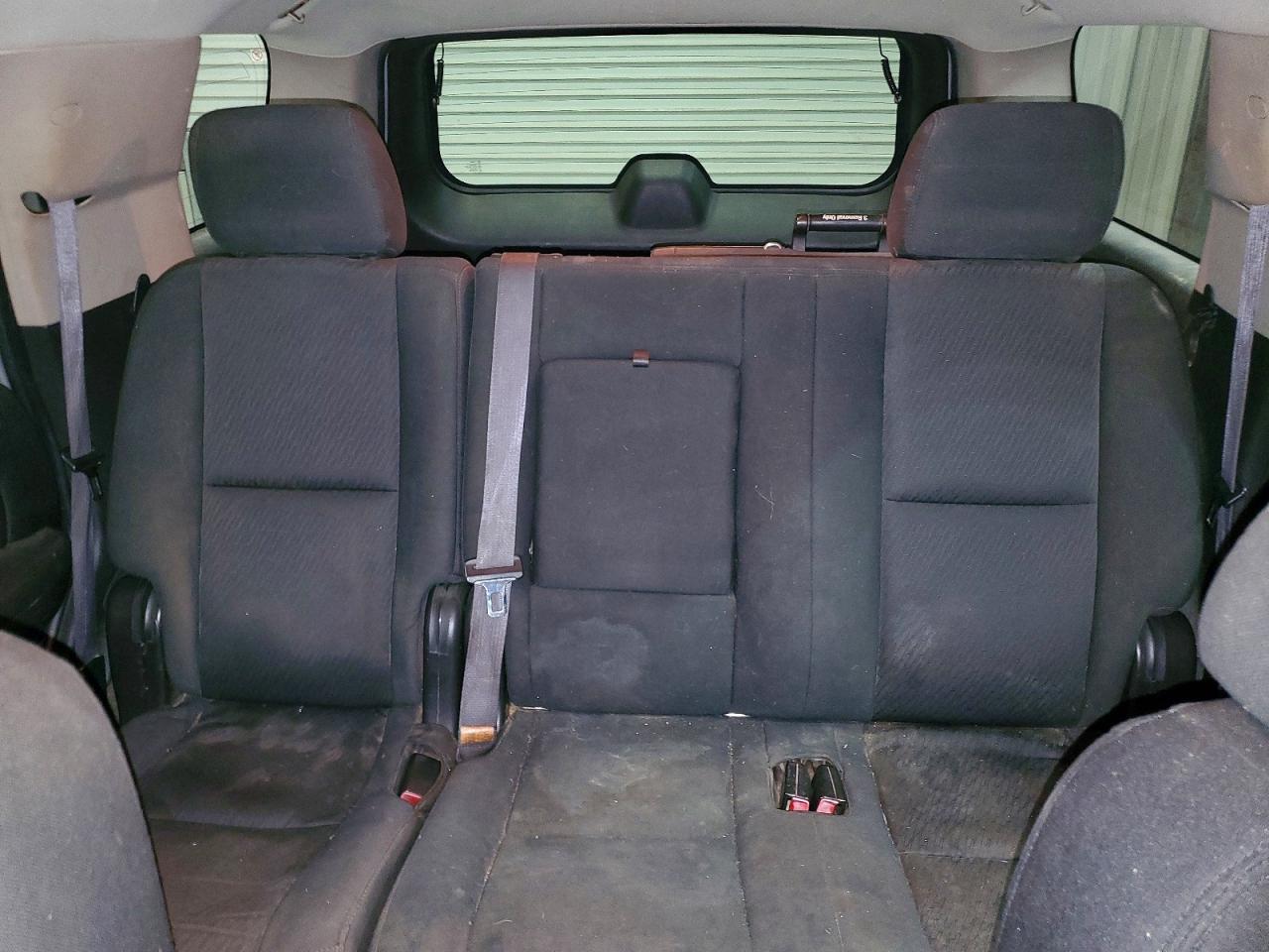 2011 Chevrolet Tahoe C1500 Ls Silver vin: 1GNSCAE03BR205266