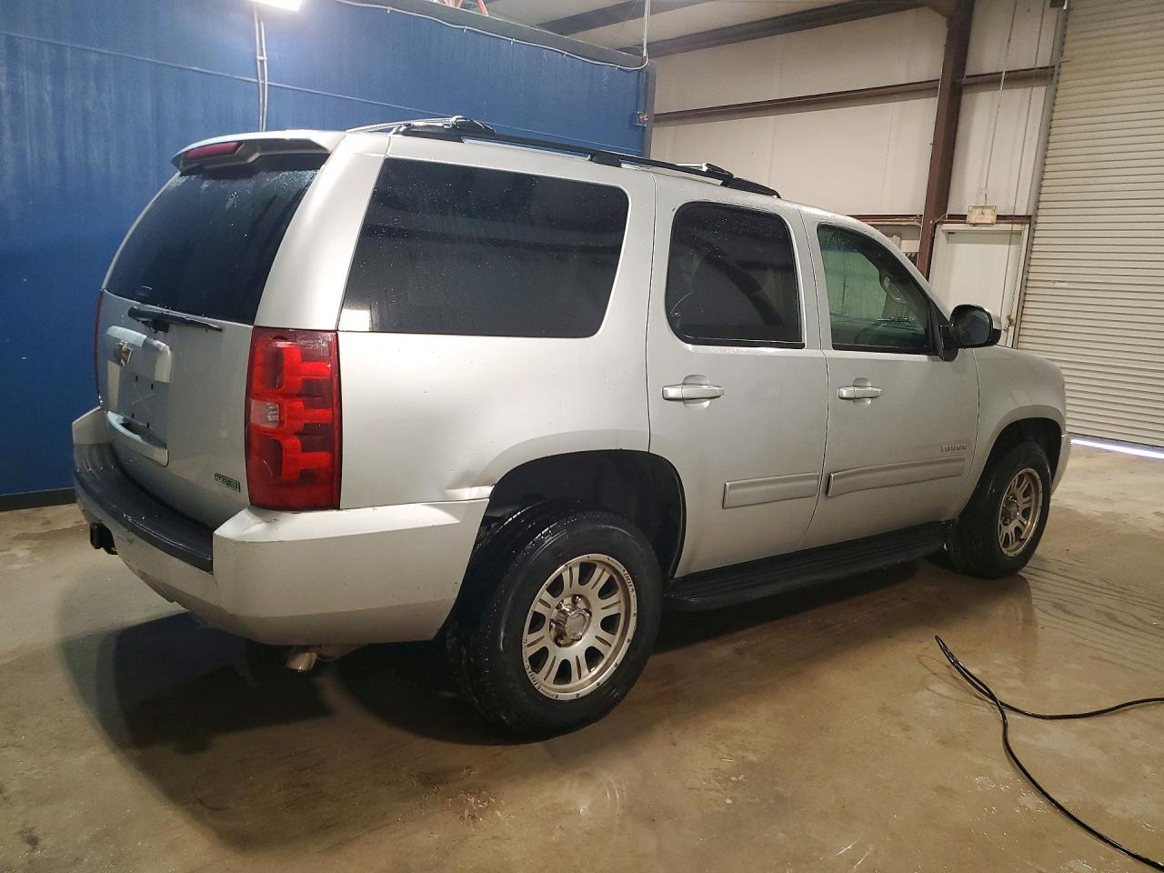 2011 Chevrolet Tahoe C1500 Ls Silver vin: 1GNSCAE03BR205266